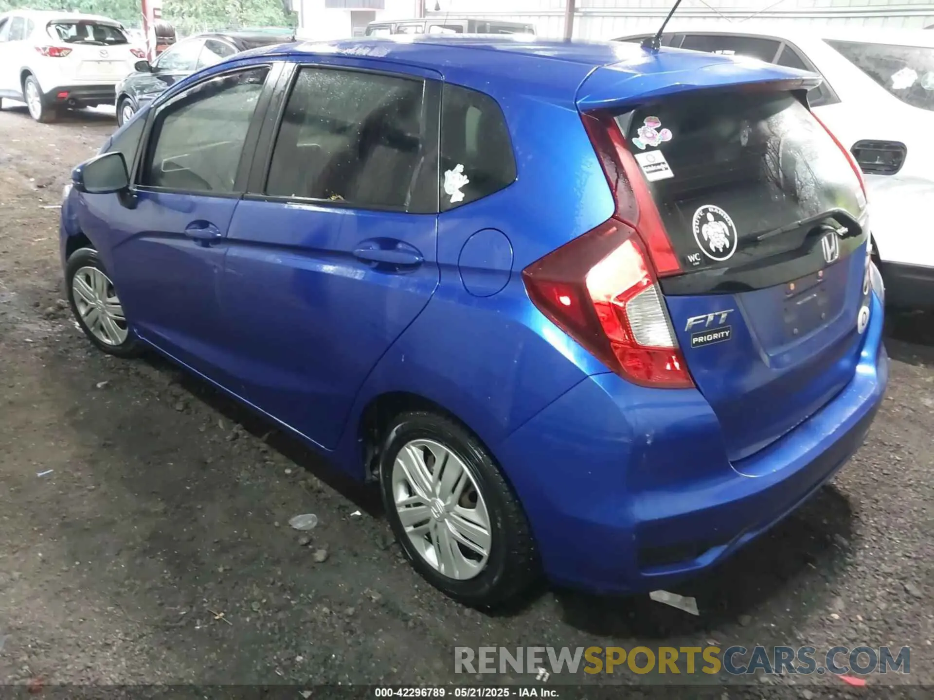 3 Photograph of a damaged car 3HGGK5H47KM736786 HONDA FIT 2019