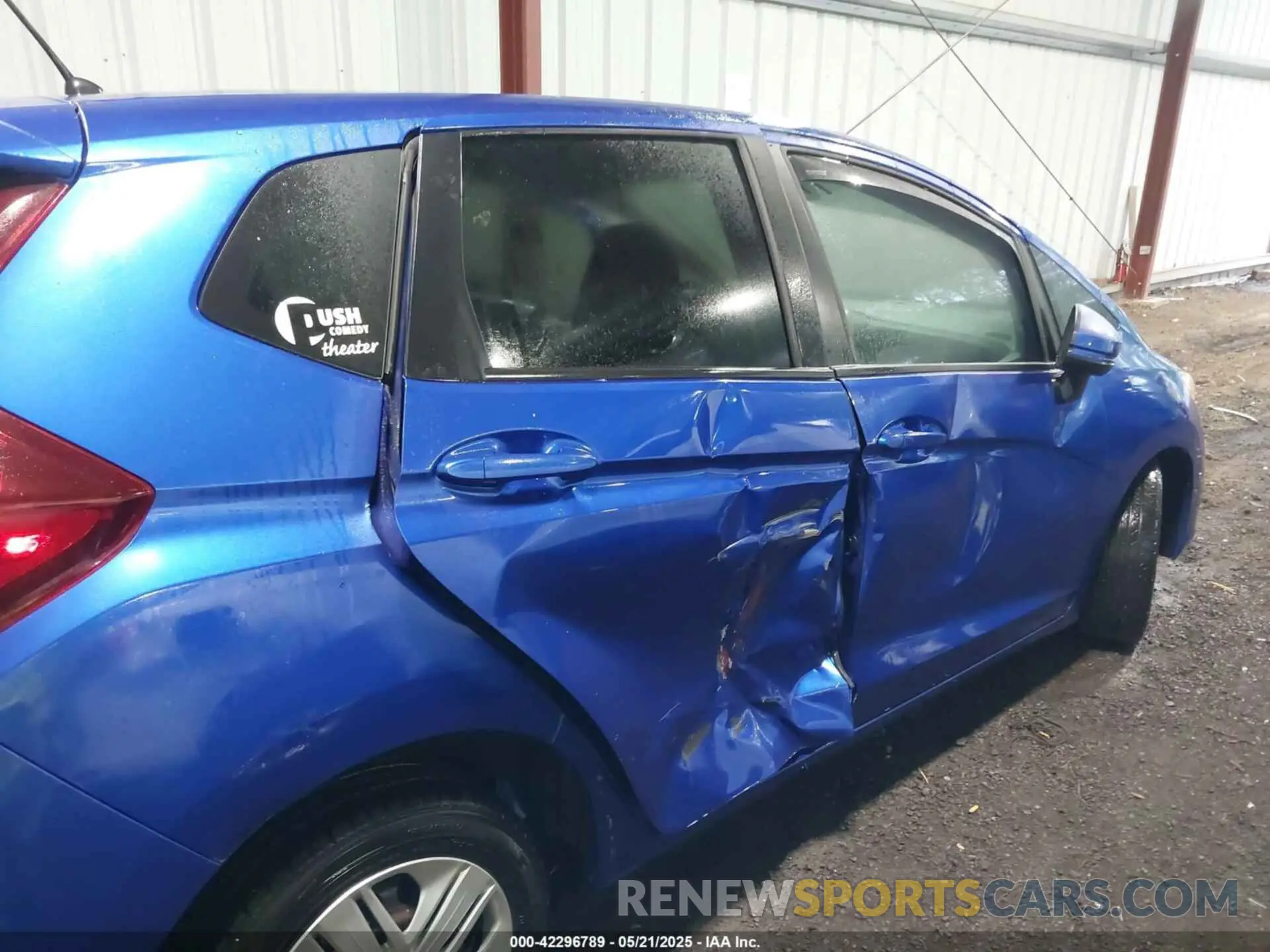 6 Photograph of a damaged car 3HGGK5H47KM736786 HONDA FIT 2019