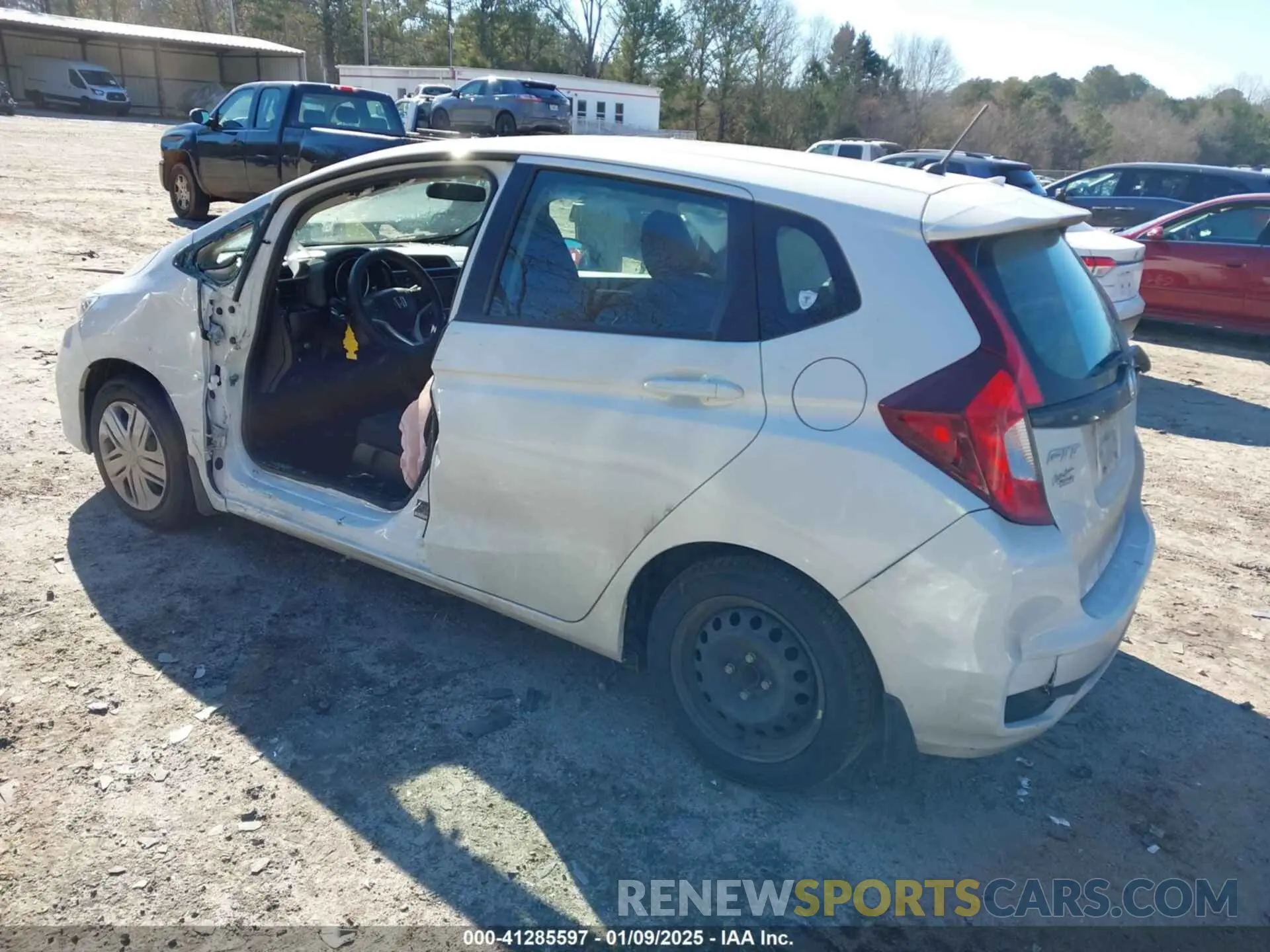 3 Photograph of a damaged car 3HGGK5H48KM717292 HONDA FIT 2019