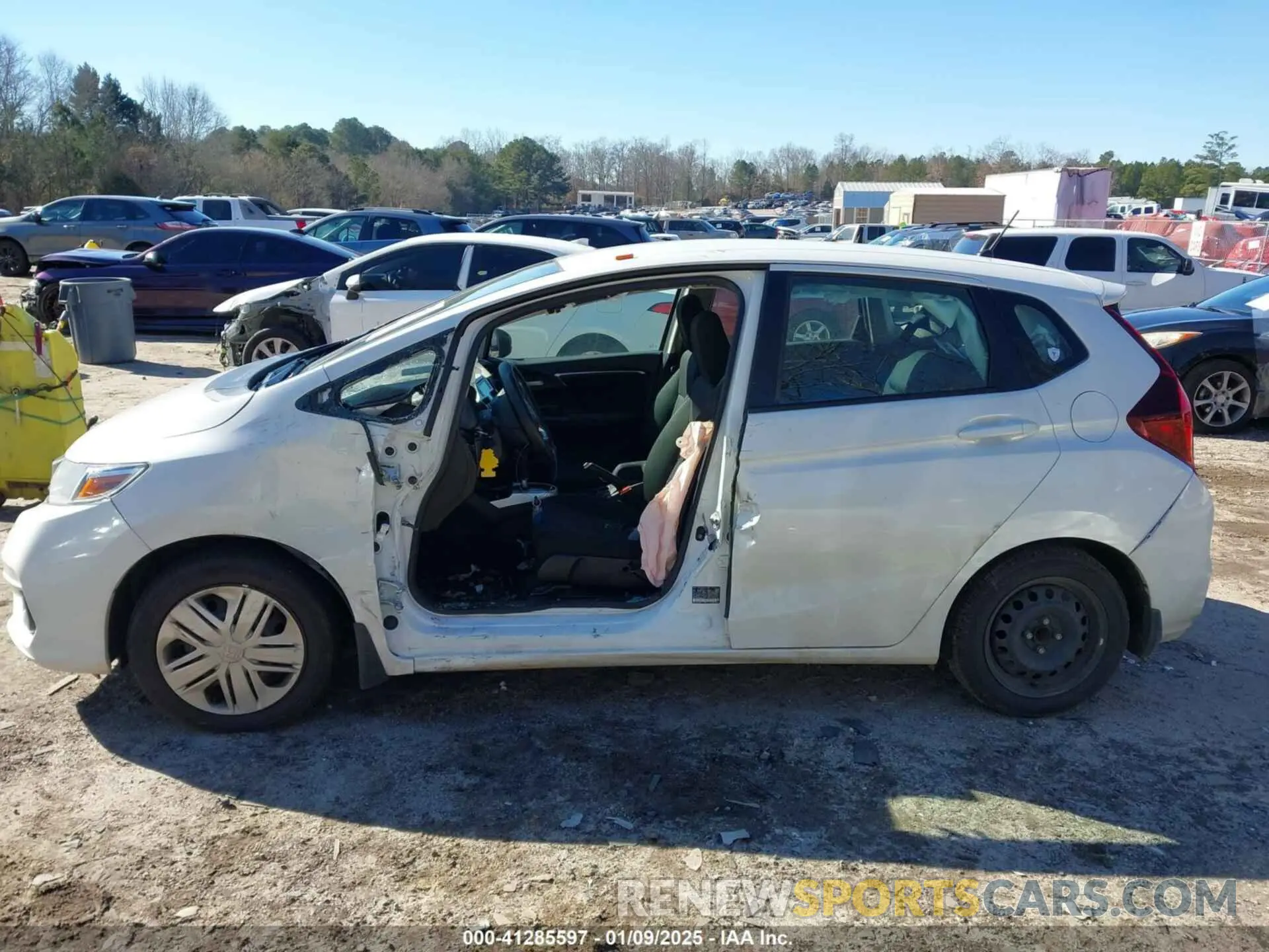 6 Photograph of a damaged car 3HGGK5H48KM717292 HONDA FIT 2019
