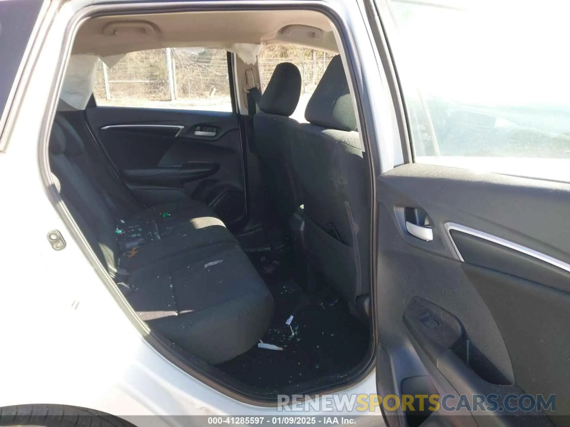 8 Photograph of a damaged car 3HGGK5H48KM717292 HONDA FIT 2019