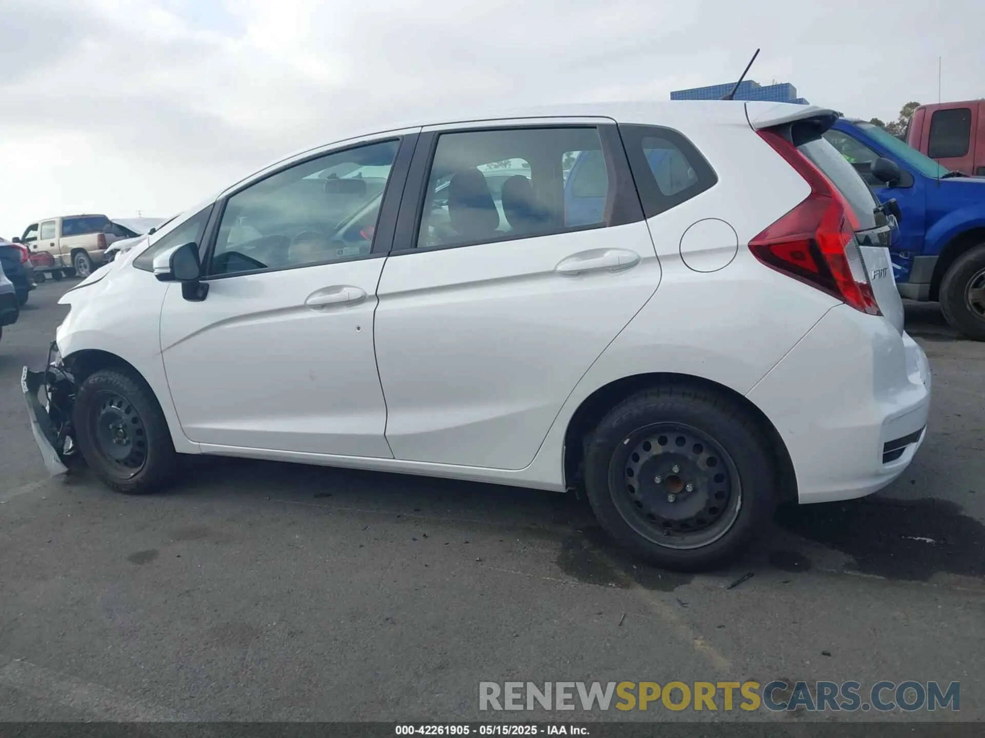 15 Photograph of a damaged car 3HGGK5H48KM731113 HONDA FIT 2019