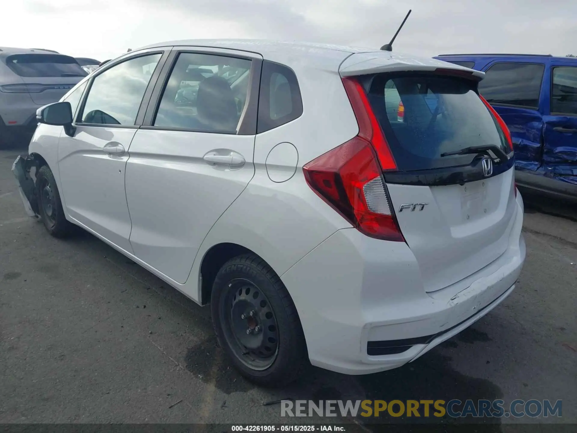 3 Photograph of a damaged car 3HGGK5H48KM731113 HONDA FIT 2019