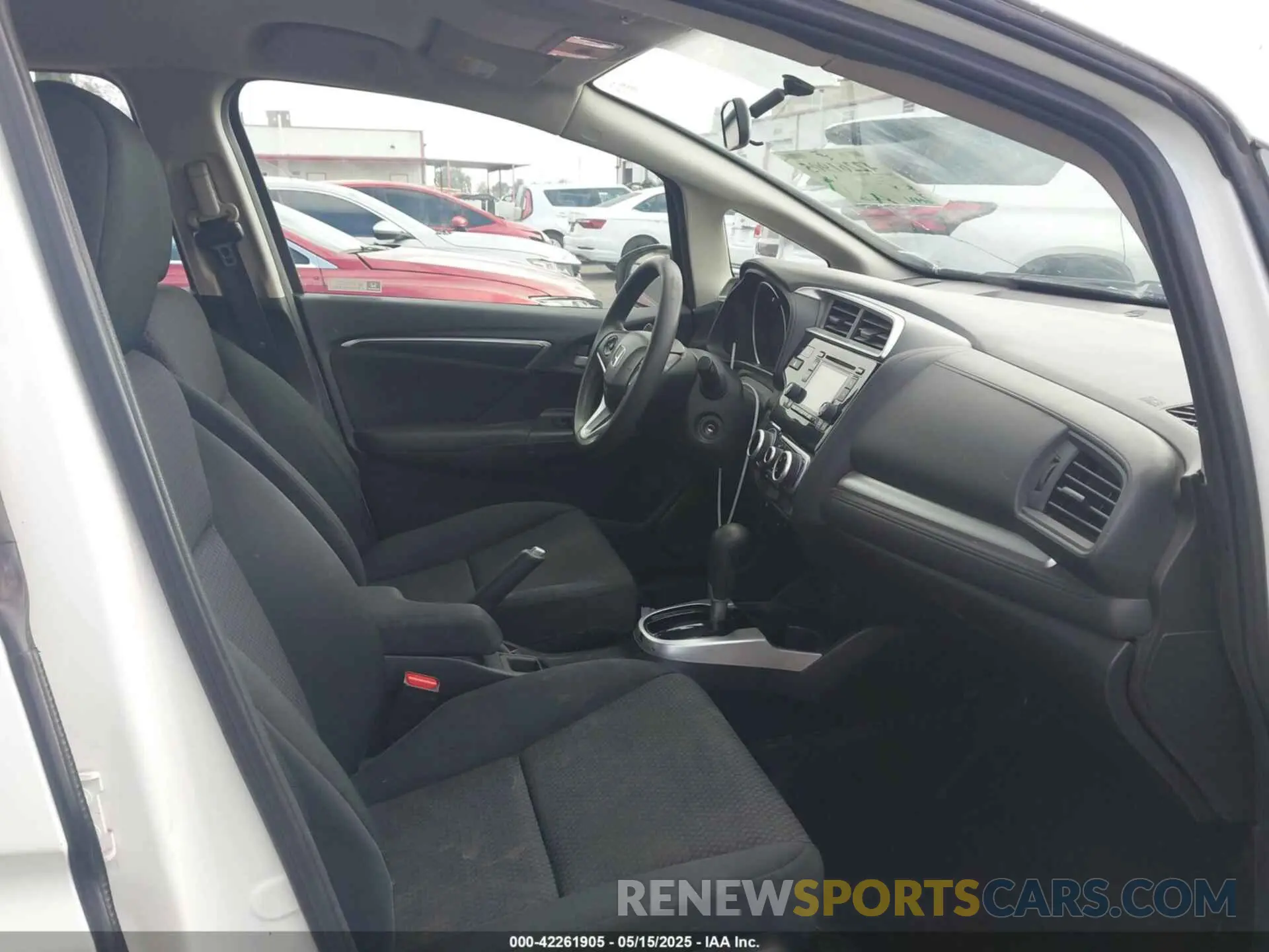 5 Photograph of a damaged car 3HGGK5H48KM731113 HONDA FIT 2019