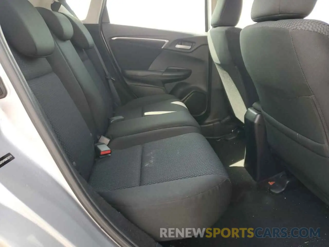 10 Photograph of a damaged car 3HGGK5H49KM726714 HONDA FIT 2019