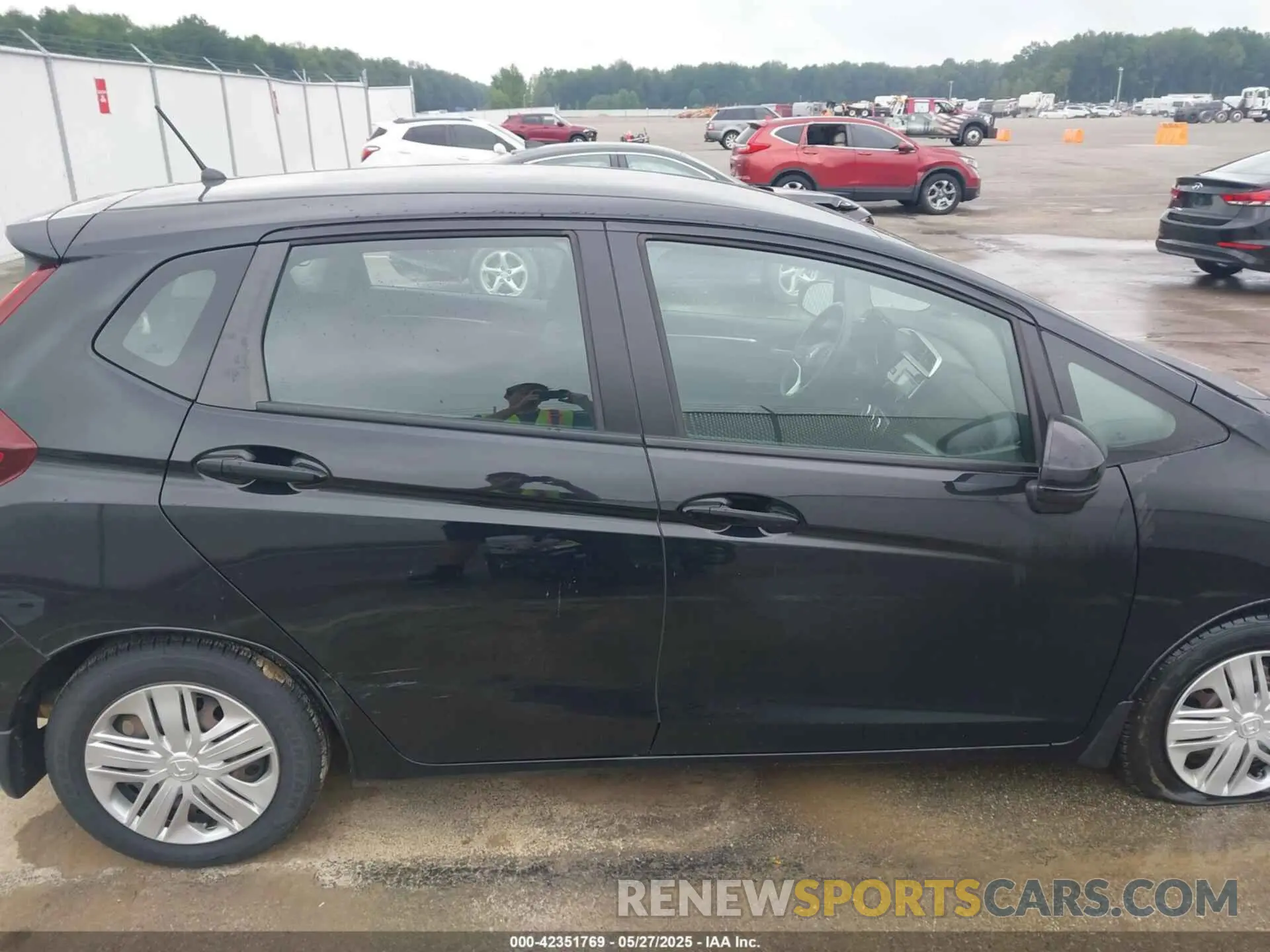 13 Photograph of a damaged car 3HGGK5H49KM736014 HONDA FIT 2019