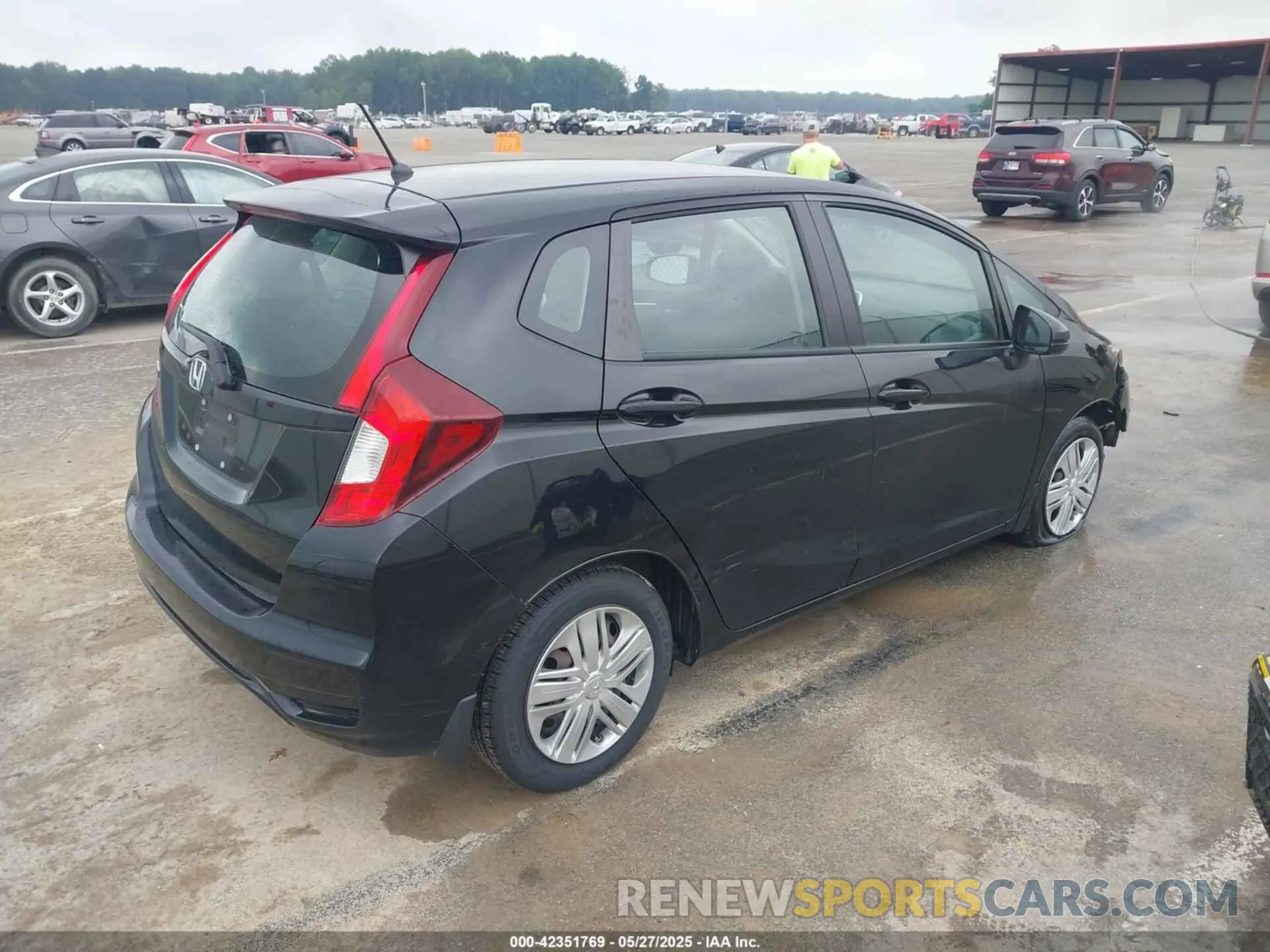 4 Photograph of a damaged car 3HGGK5H49KM736014 HONDA FIT 2019