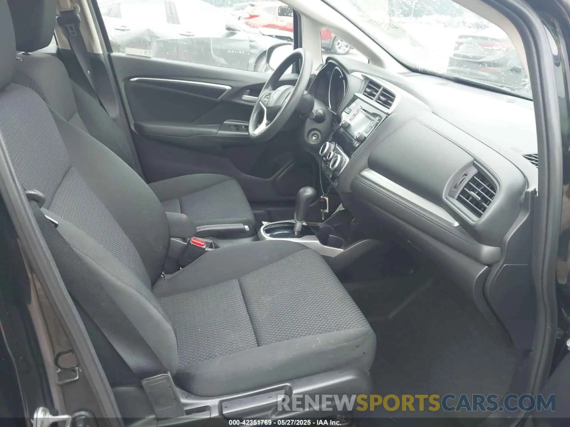 5 Photograph of a damaged car 3HGGK5H49KM736014 HONDA FIT 2019