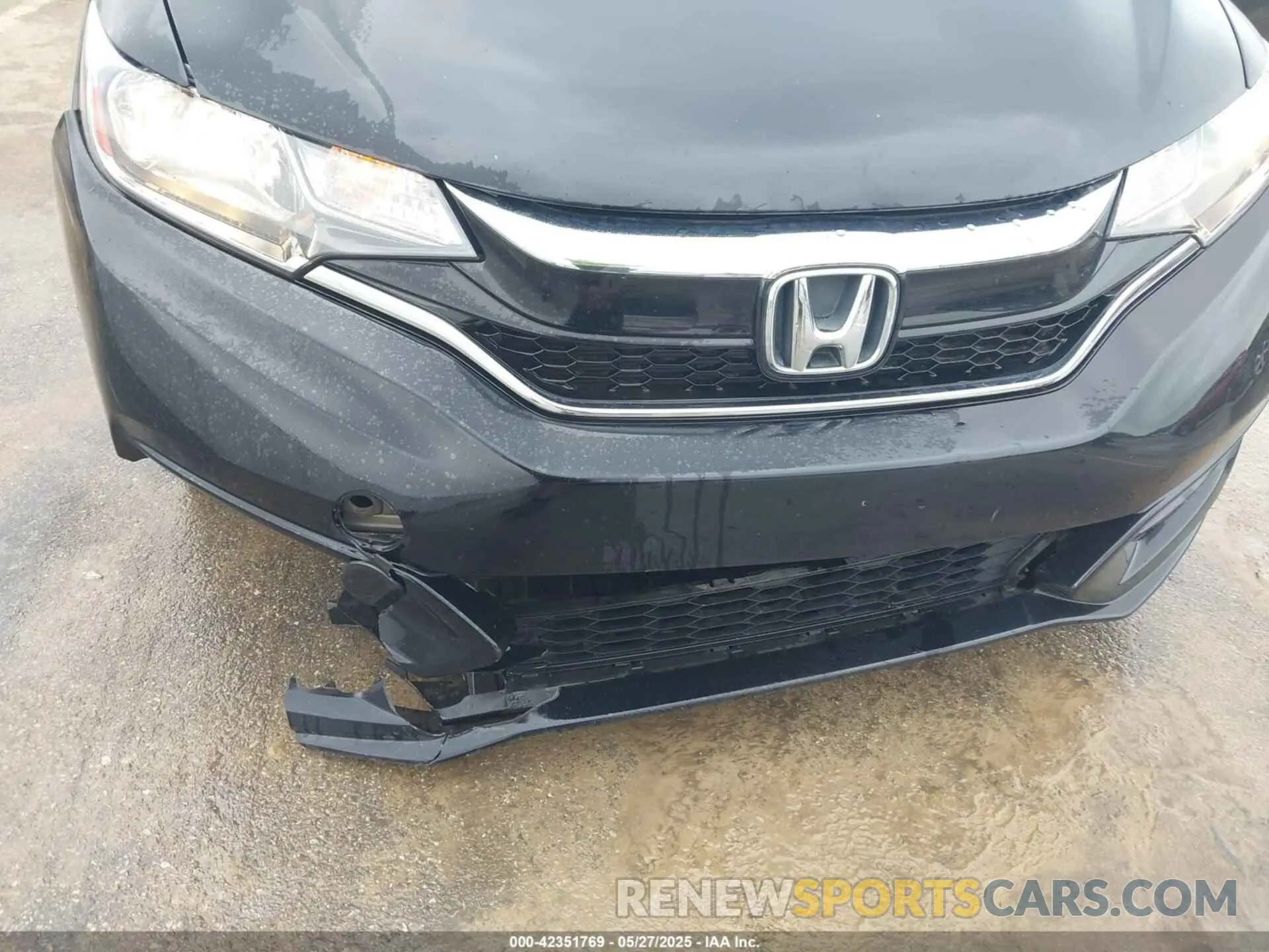 6 Photograph of a damaged car 3HGGK5H49KM736014 HONDA FIT 2019