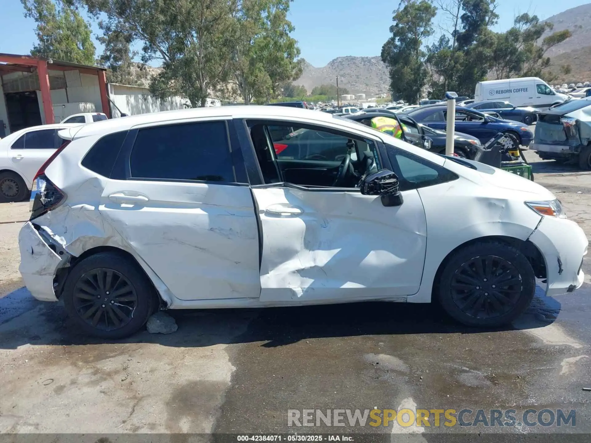 13 Photograph of a damaged car 3HGGK5H4XKM703328 HONDA FIT 2019