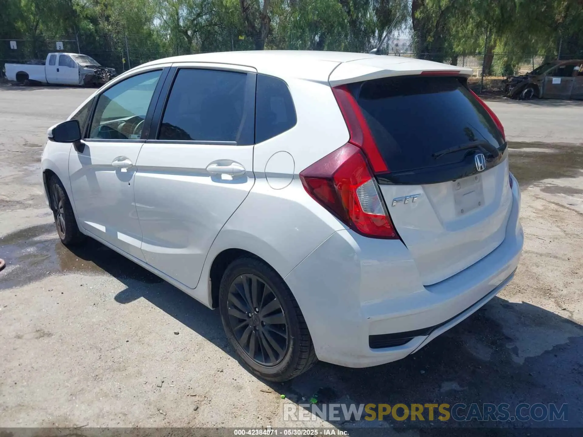 3 Photograph of a damaged car 3HGGK5H4XKM703328 HONDA FIT 2019