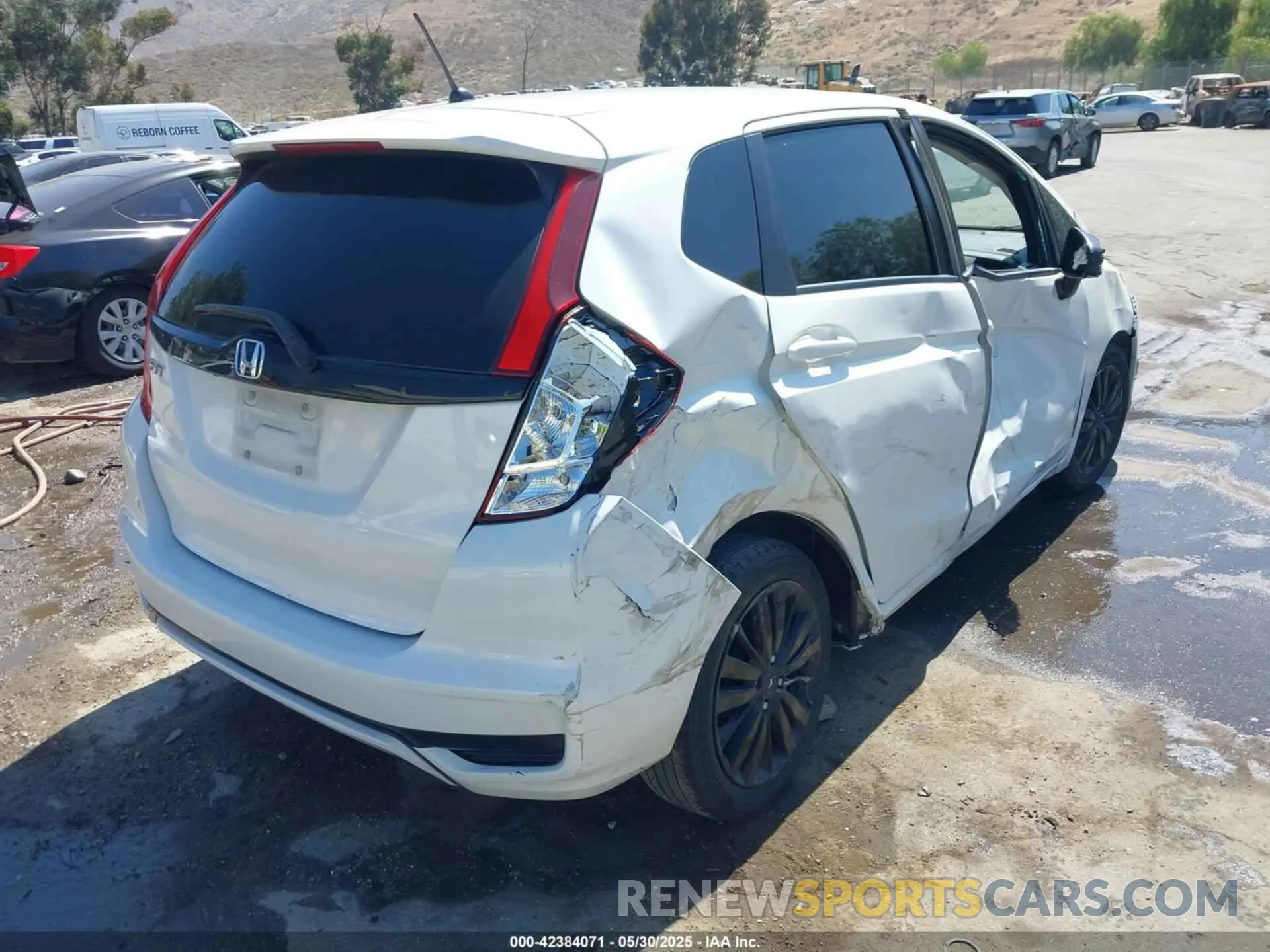 4 Photograph of a damaged car 3HGGK5H4XKM703328 HONDA FIT 2019