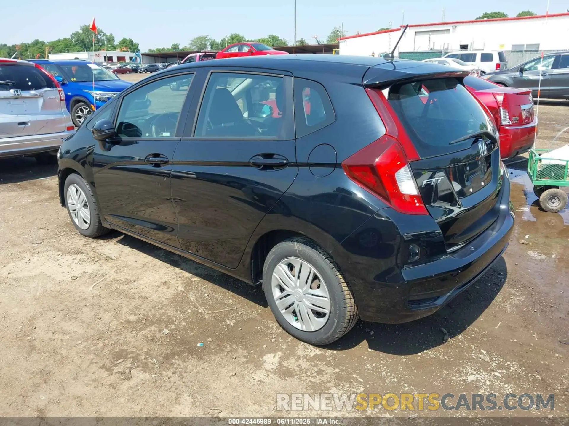 3 Photograph of a damaged car 3HGGK5H4XKM724020 HONDA FIT 2019