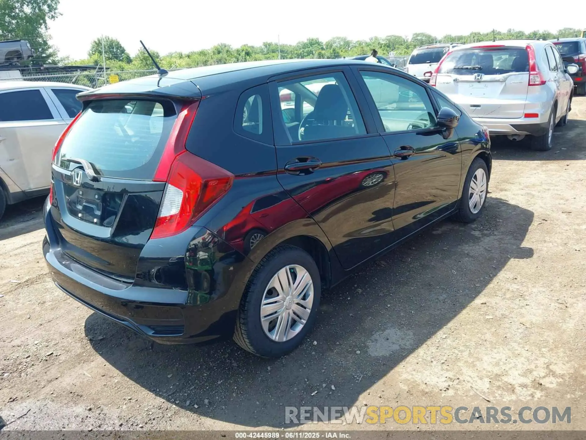 4 Photograph of a damaged car 3HGGK5H4XKM724020 HONDA FIT 2019