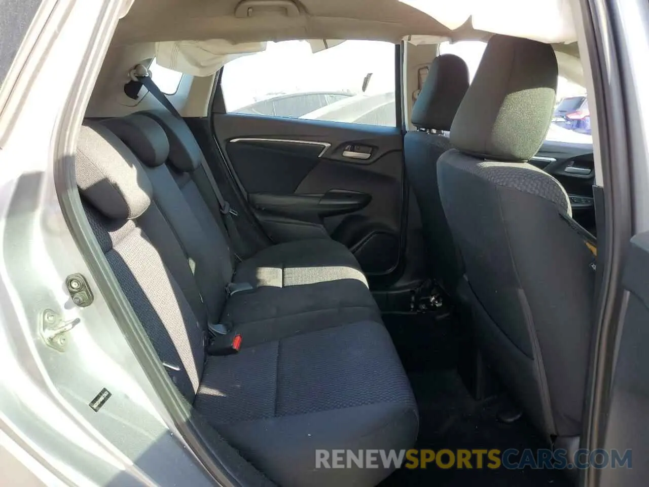 11 Photograph of a damaged car 3HGGK5H4XKM735633 HONDA FIT 2019