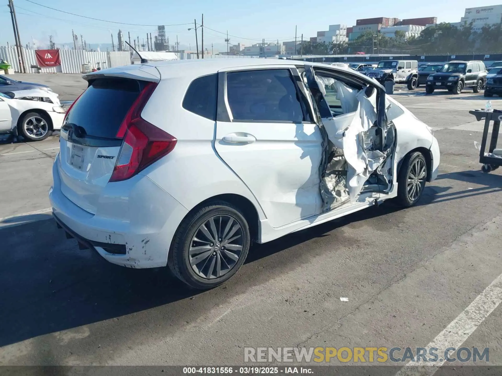 4 Photograph of a damaged car 3HGGK5H60KM717921 HONDA FIT 2019