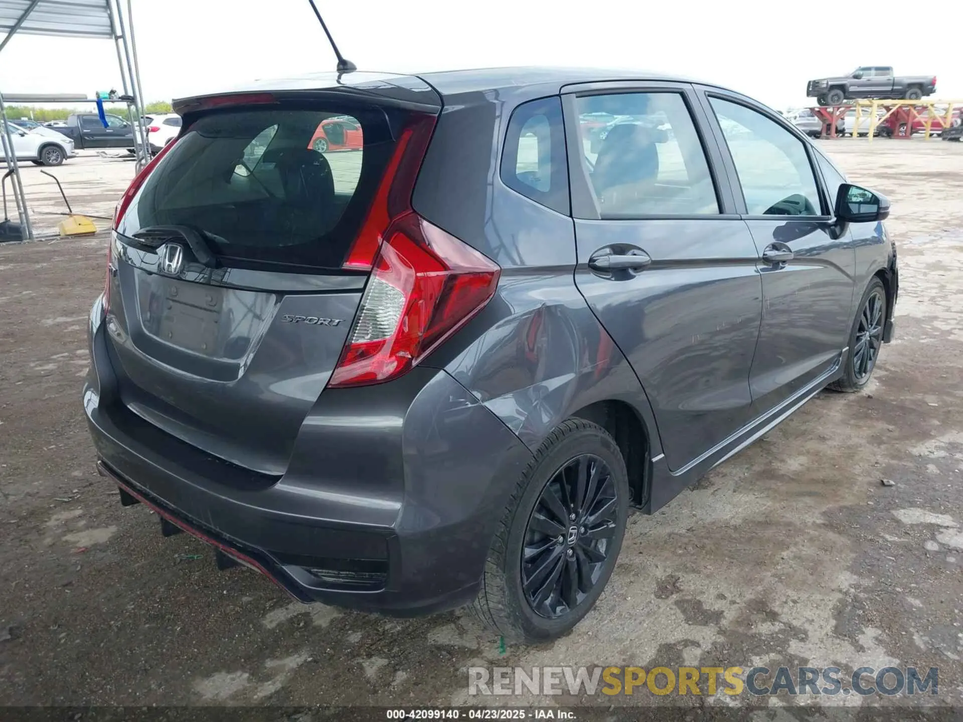 4 Photograph of a damaged car 3HGGK5H60KM721807 HONDA FIT 2019