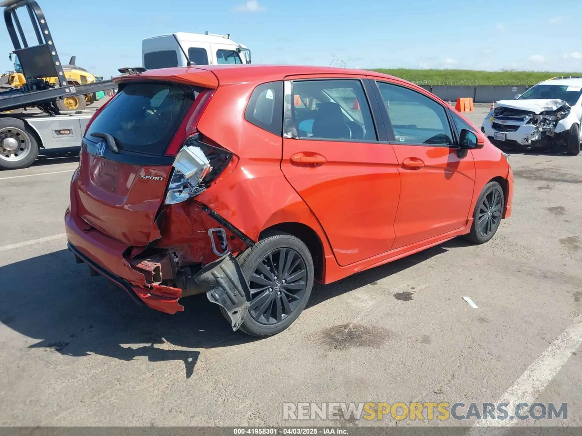 4 Photograph of a damaged car 3HGGK5H64KM725228 HONDA FIT 2019