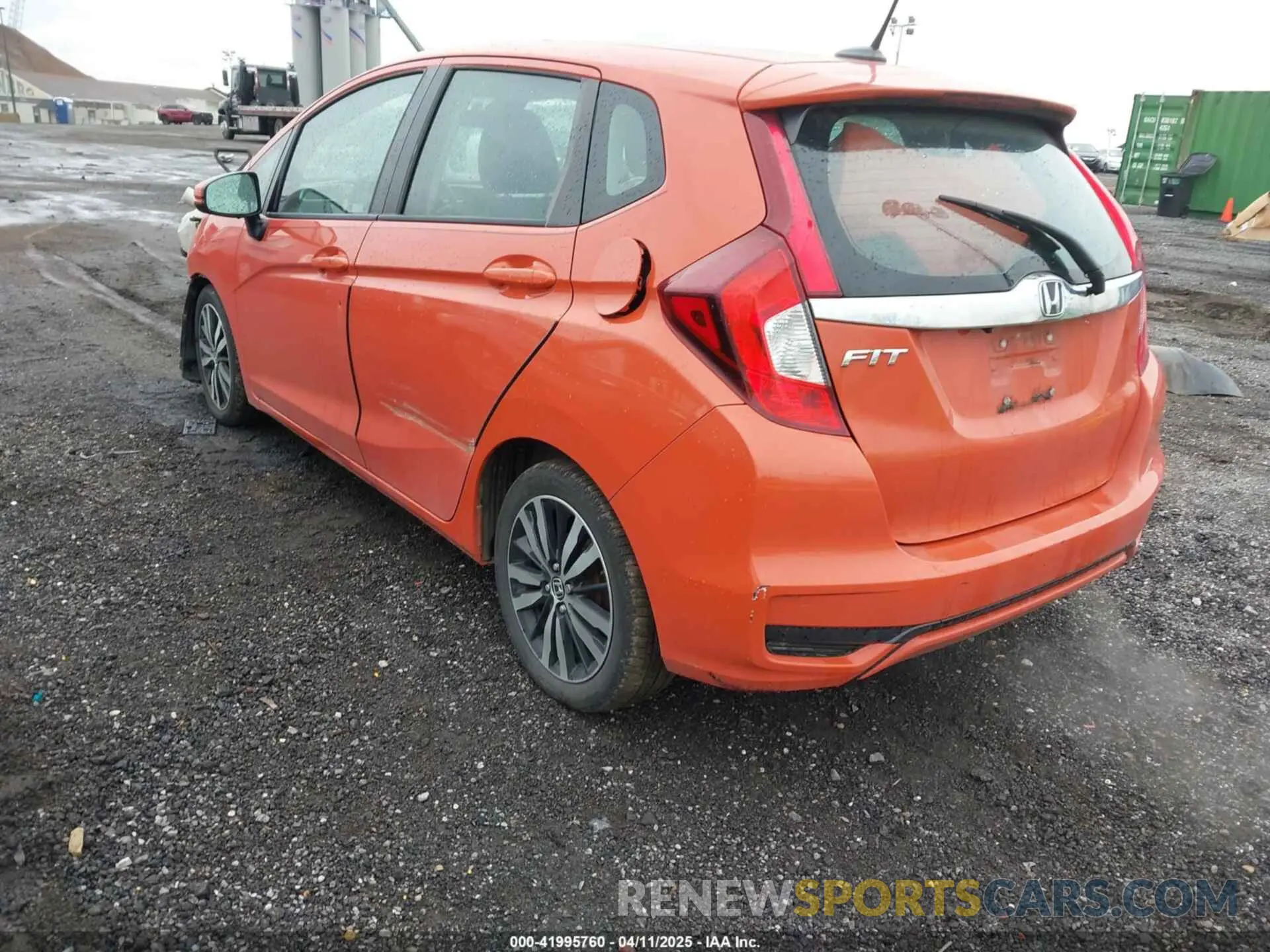 3 Photograph of a damaged car 3HGGK5H80KM722344 HONDA FIT 2019