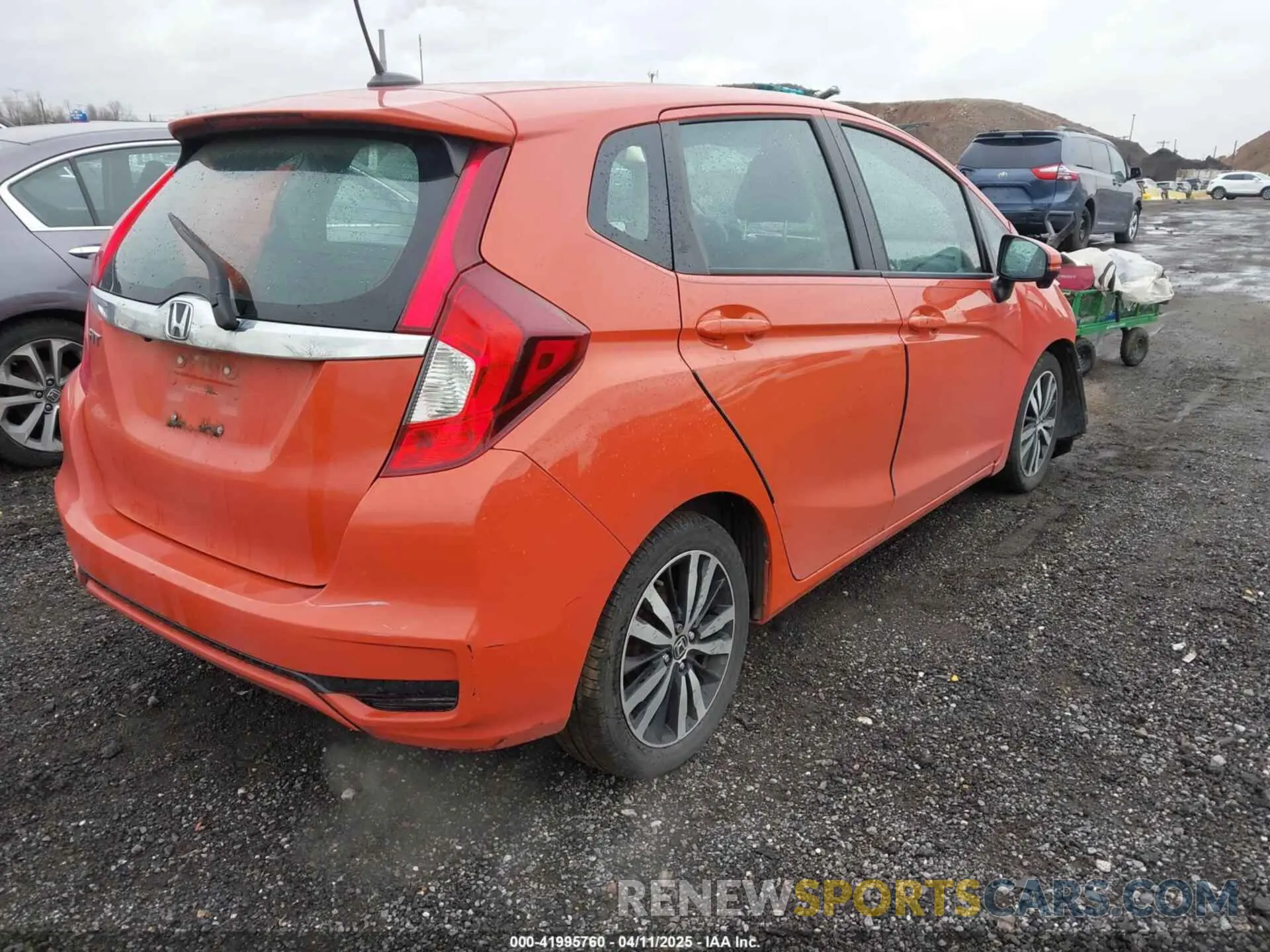 4 Photograph of a damaged car 3HGGK5H80KM722344 HONDA FIT 2019