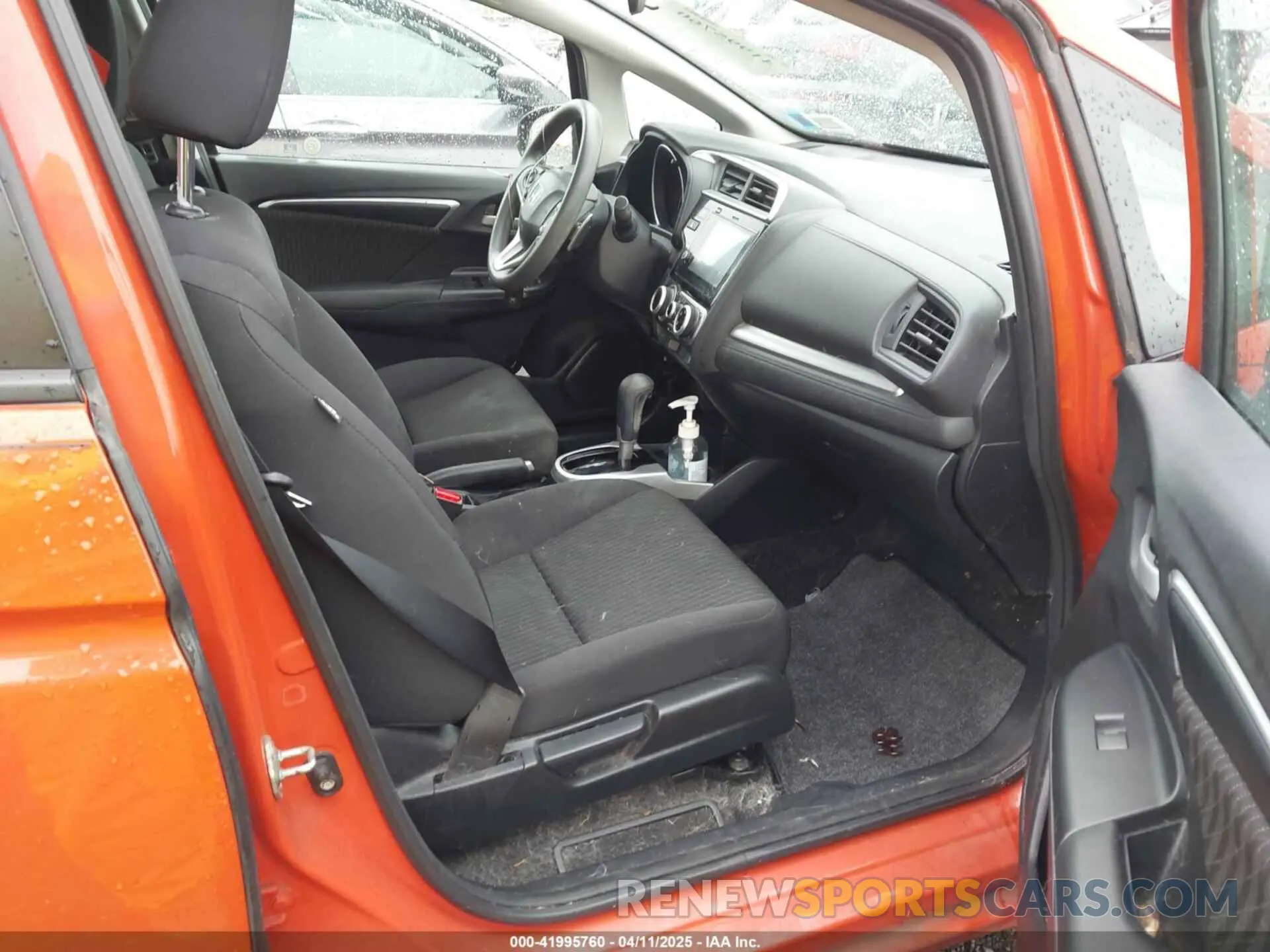 5 Photograph of a damaged car 3HGGK5H80KM722344 HONDA FIT 2019