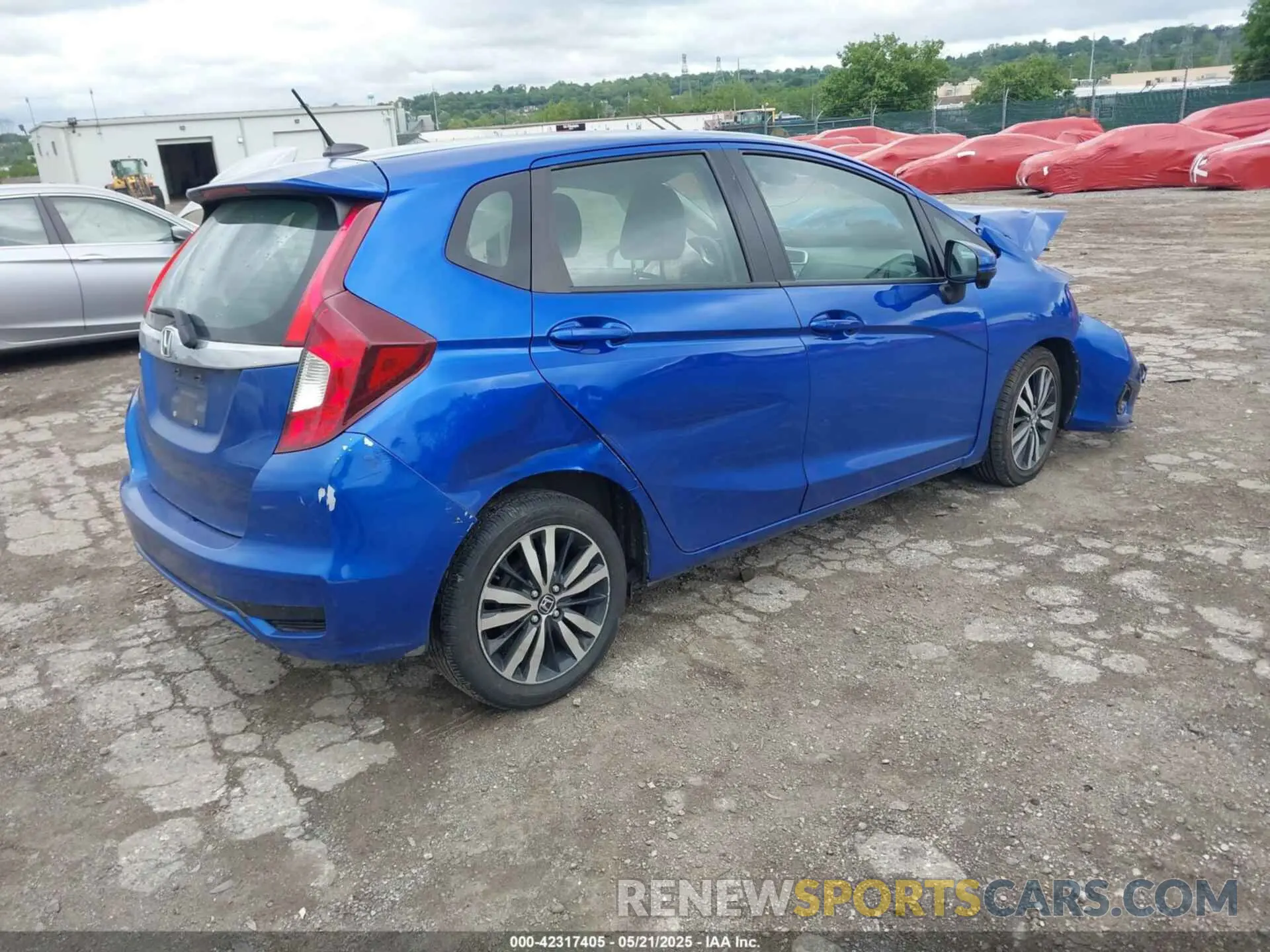 4 Photograph of a damaged car 3HGGK5H80KM737636 HONDA FIT 2019