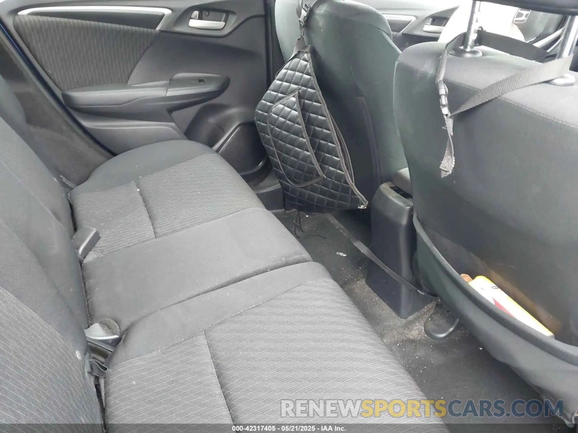 8 Photograph of a damaged car 3HGGK5H80KM737636 HONDA FIT 2019