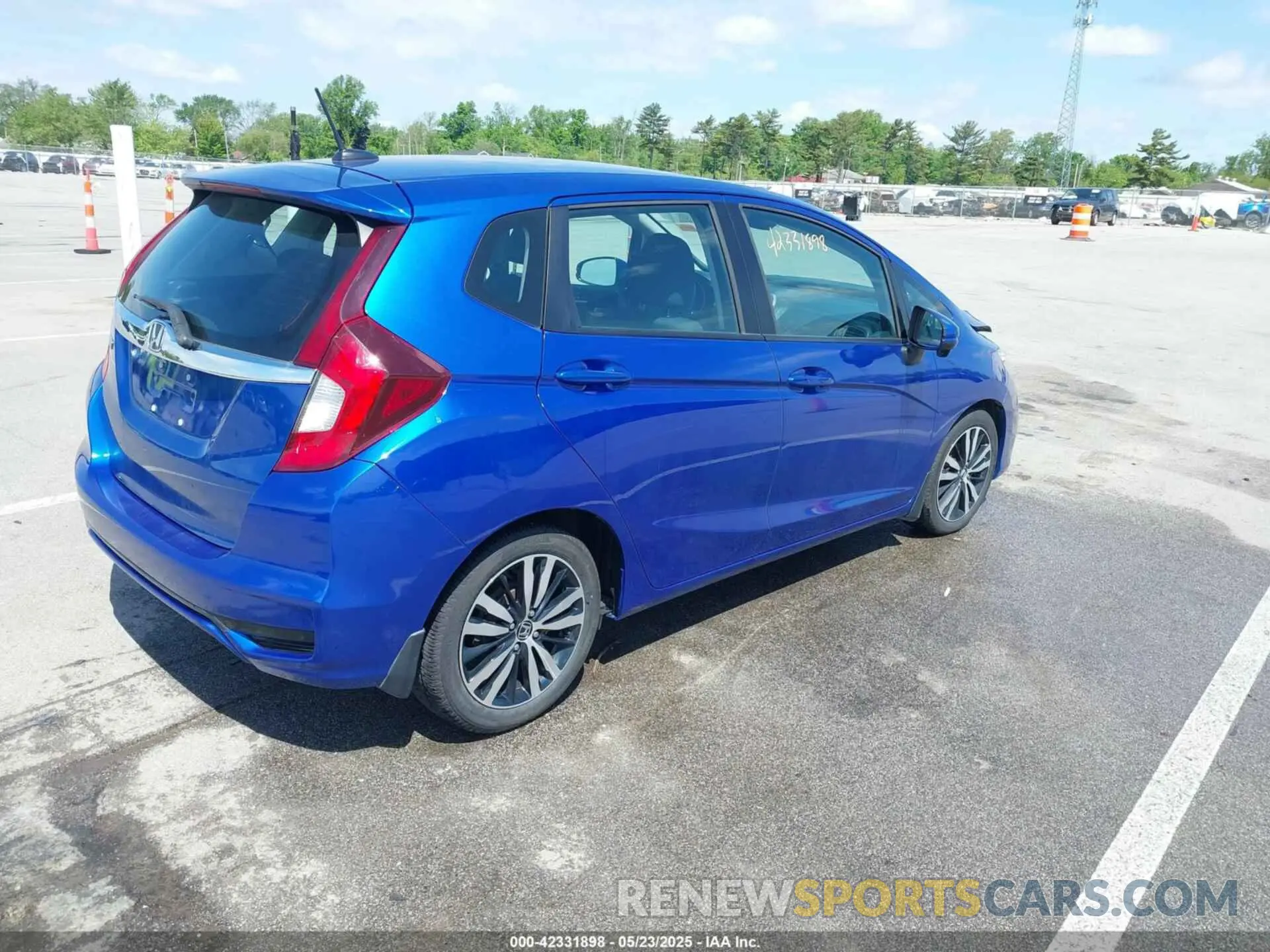 4 Photograph of a damaged car 3HGGK5H80KM748958 HONDA FIT 2019