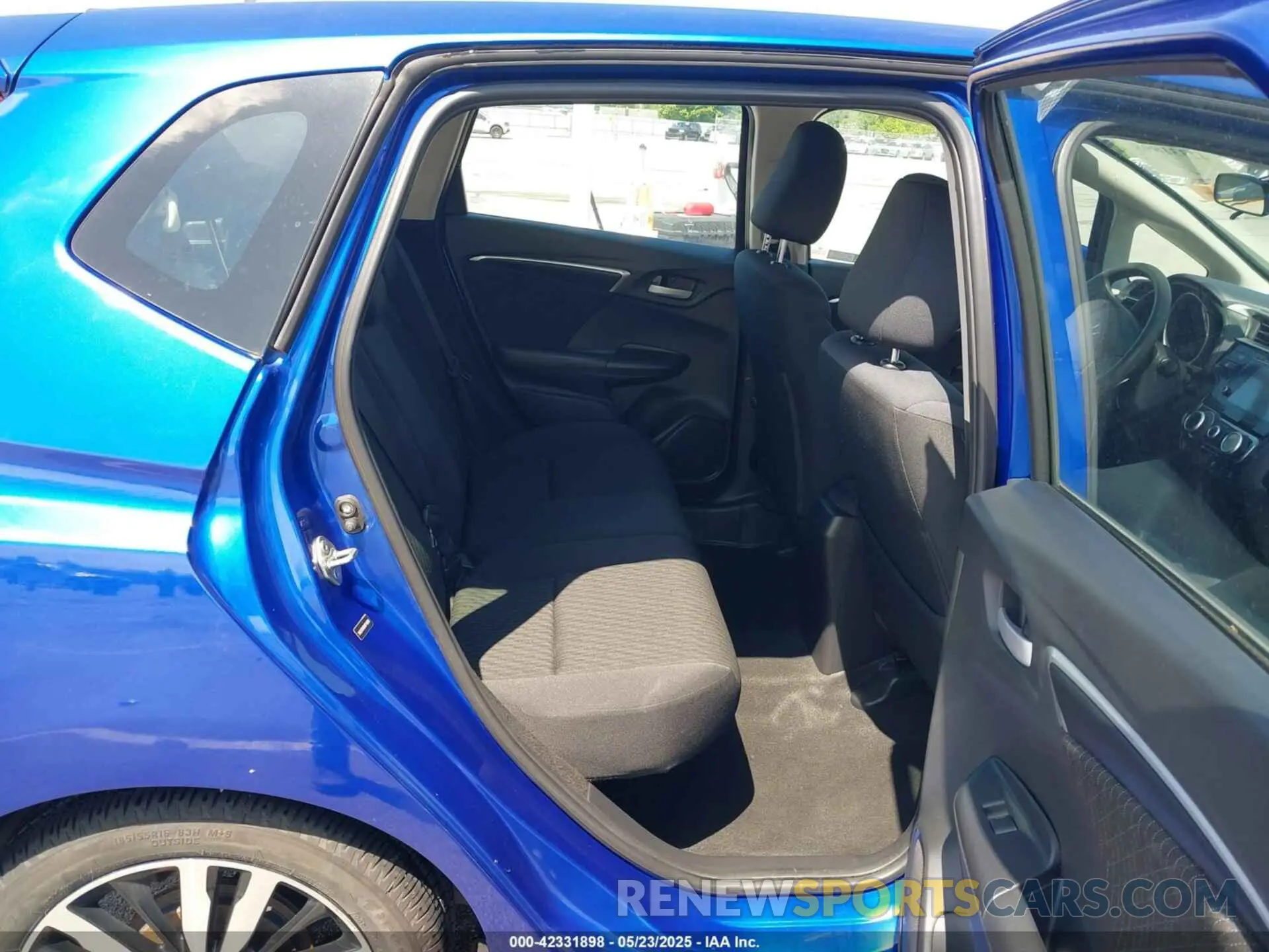 8 Photograph of a damaged car 3HGGK5H80KM748958 HONDA FIT 2019