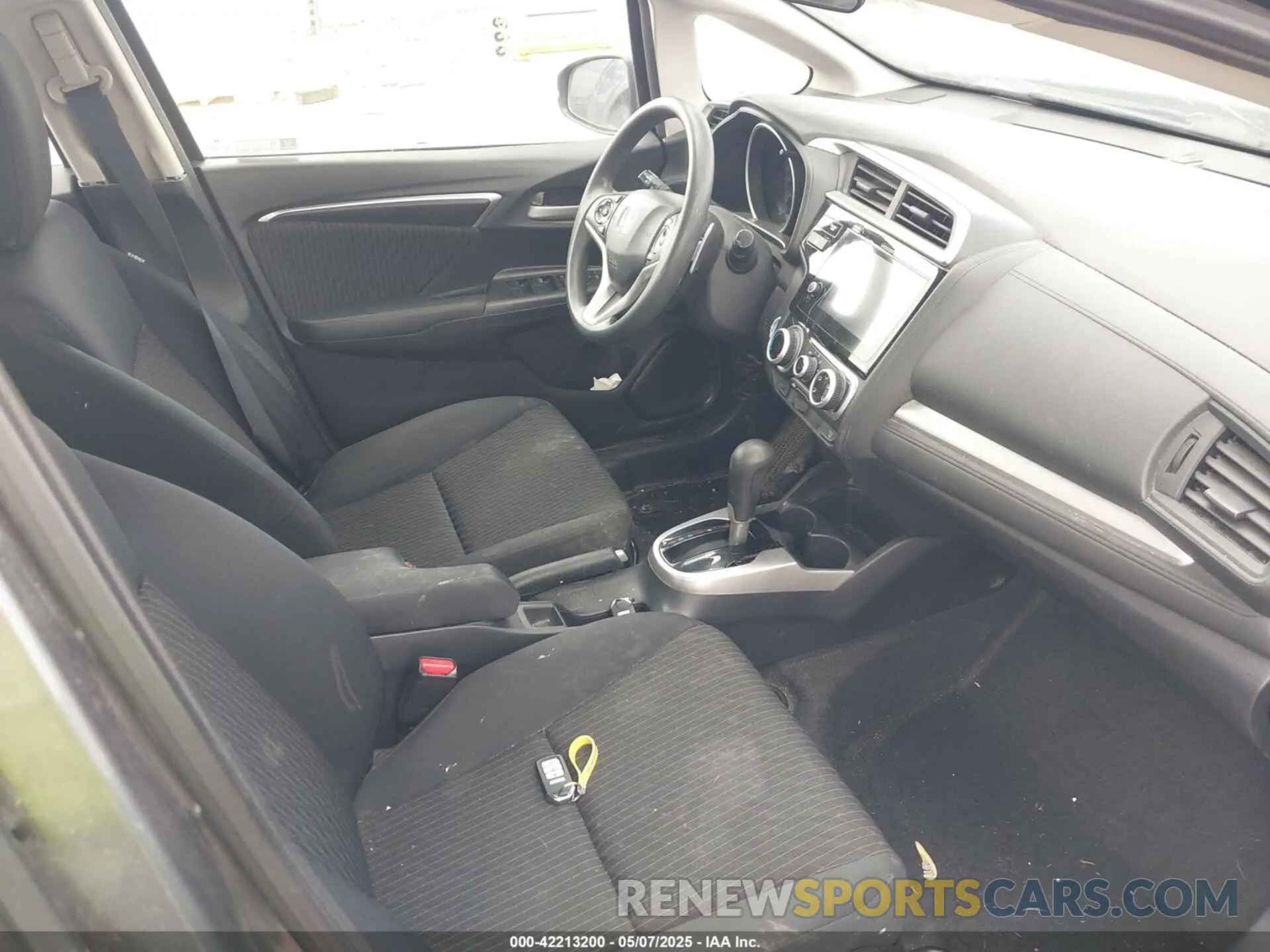 5 Photograph of a damaged car 3HGGK5H81KM742537 HONDA FIT 2019