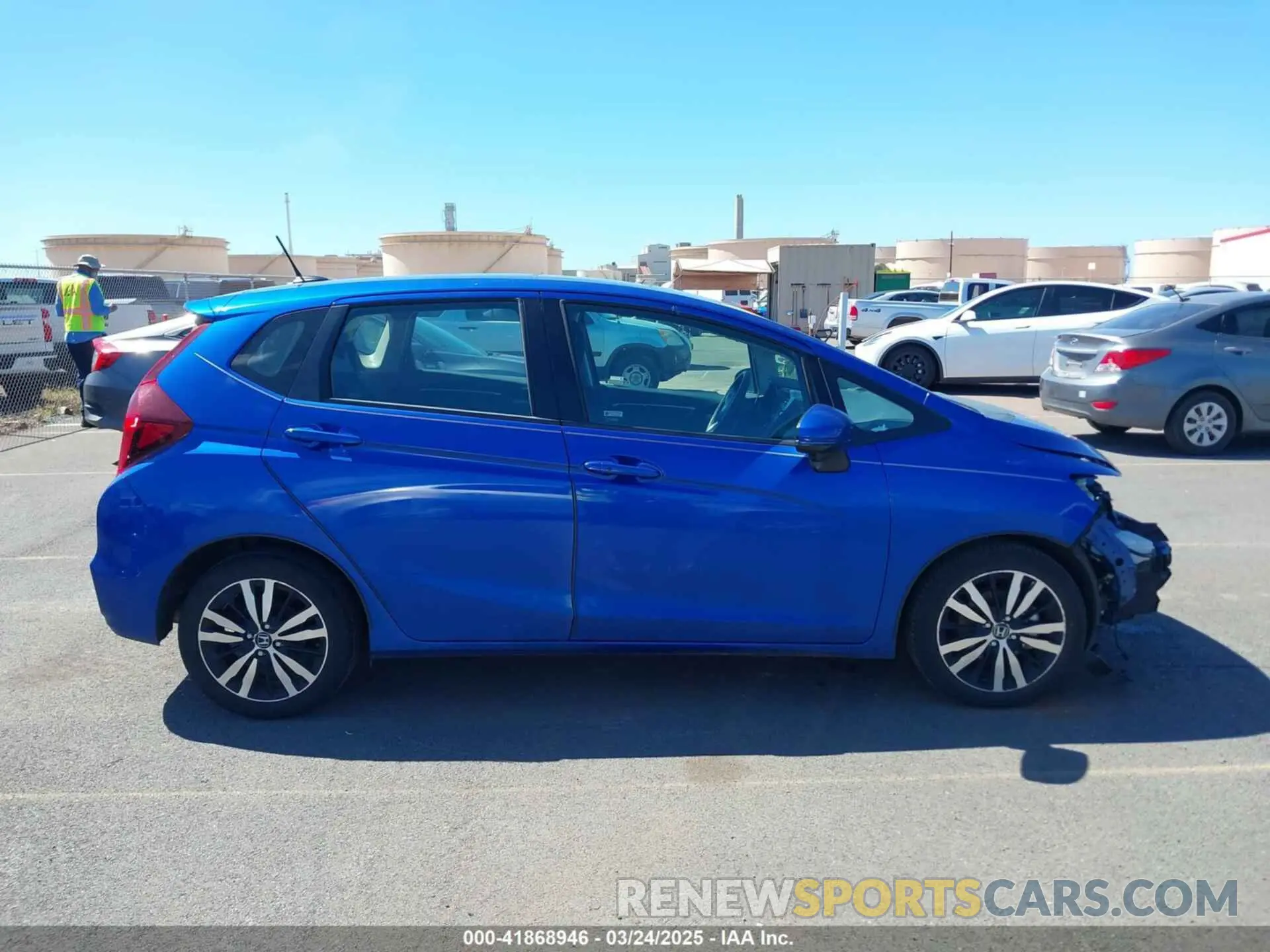 14 Photograph of a damaged car 3HGGK5H81KM743669 HONDA FIT 2019