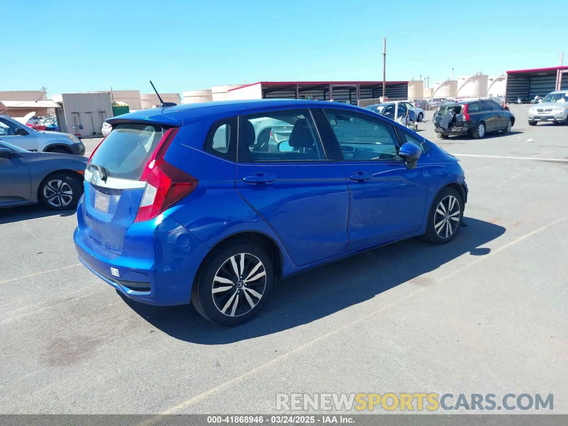 4 Photograph of a damaged car 3HGGK5H81KM743669 HONDA FIT 2019