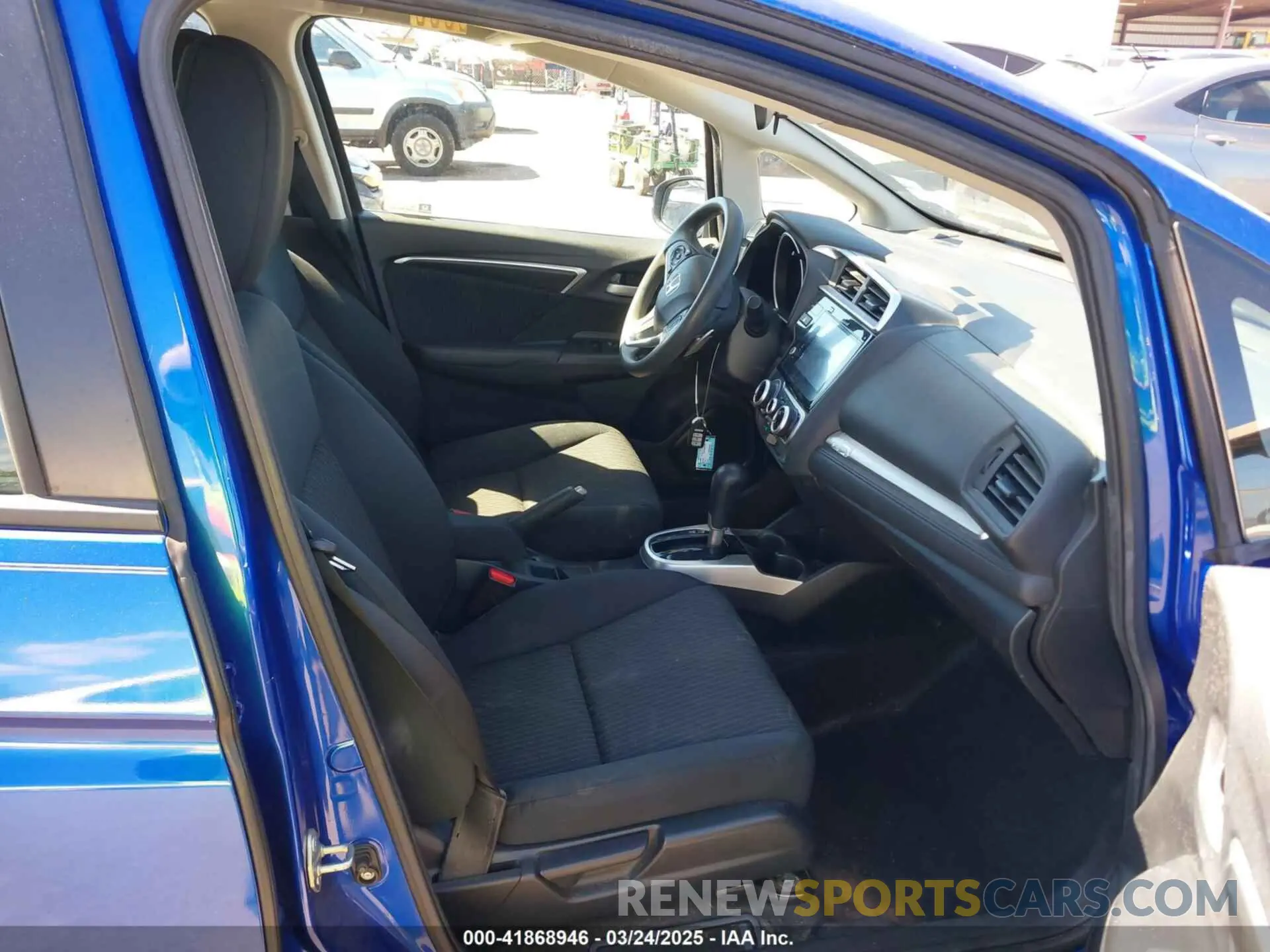 5 Photograph of a damaged car 3HGGK5H81KM743669 HONDA FIT 2019
