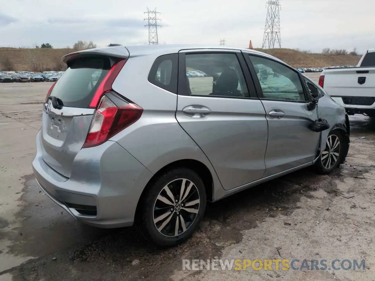 3 Photograph of a damaged car 3HGGK5H82KM723723 HONDA FIT 2019