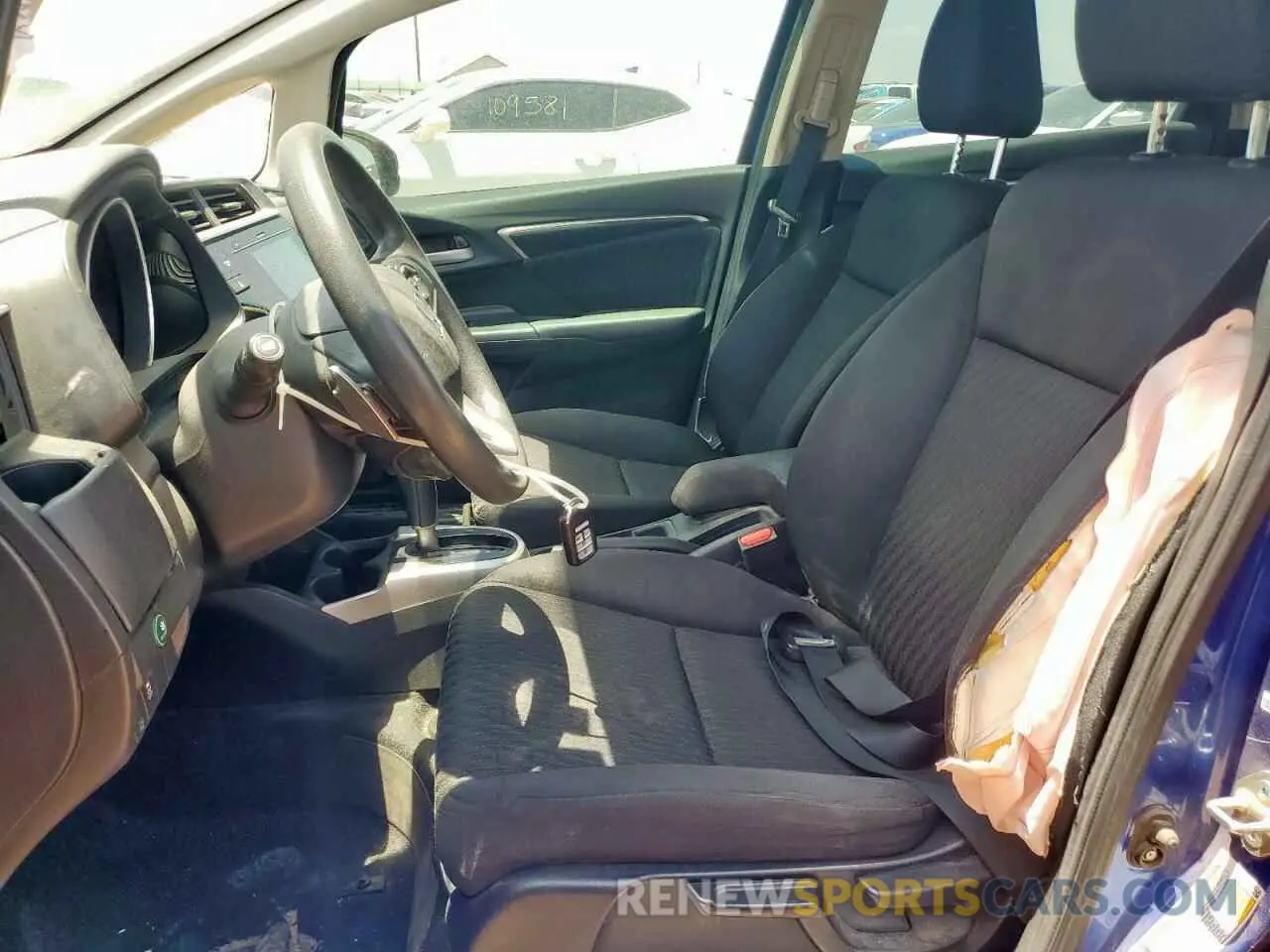 7 Photograph of a damaged car 3HGGK5H82KM739808 HONDA FIT 2019