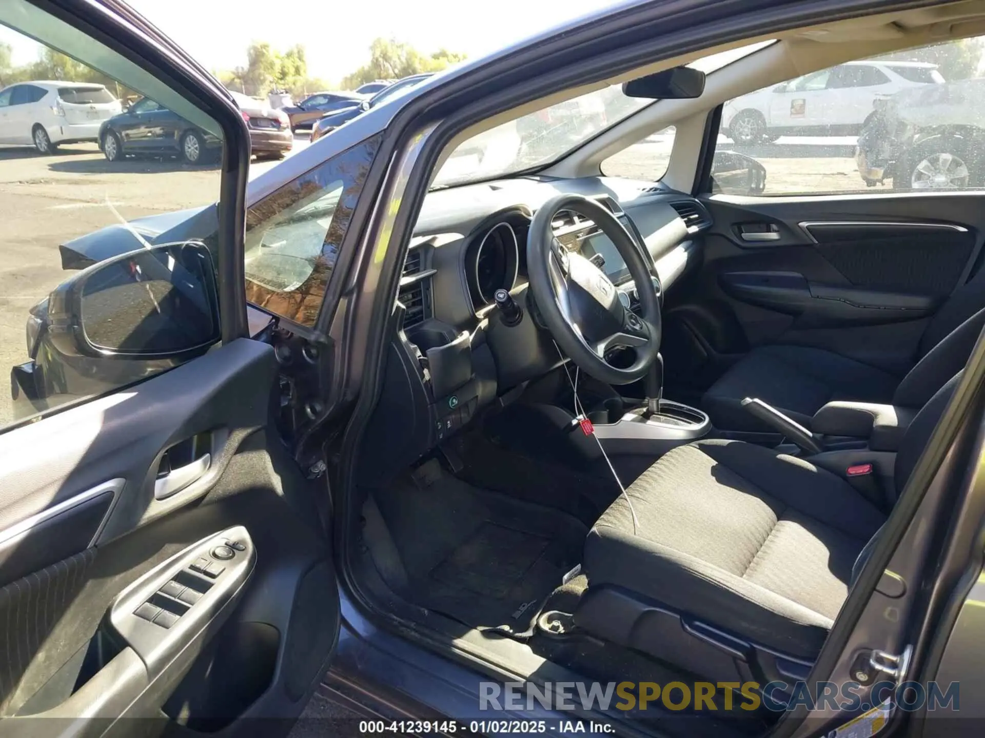 5 Photograph of a damaged car 3HGGK5H84KM719222 HONDA FIT 2019