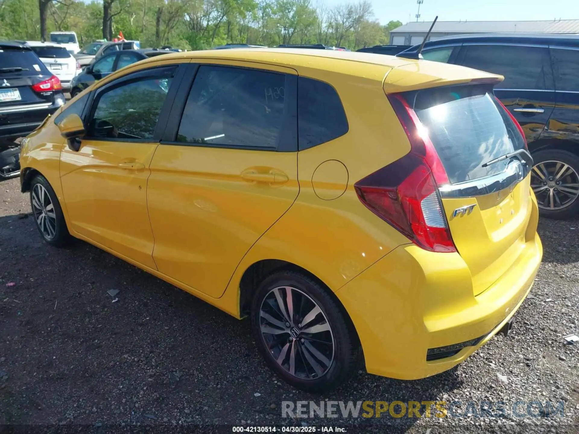 3 Photograph of a damaged car 3HGGK5H85KM724543 HONDA FIT 2019