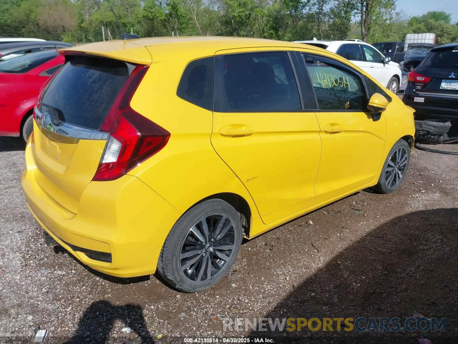 4 Photograph of a damaged car 3HGGK5H85KM724543 HONDA FIT 2019