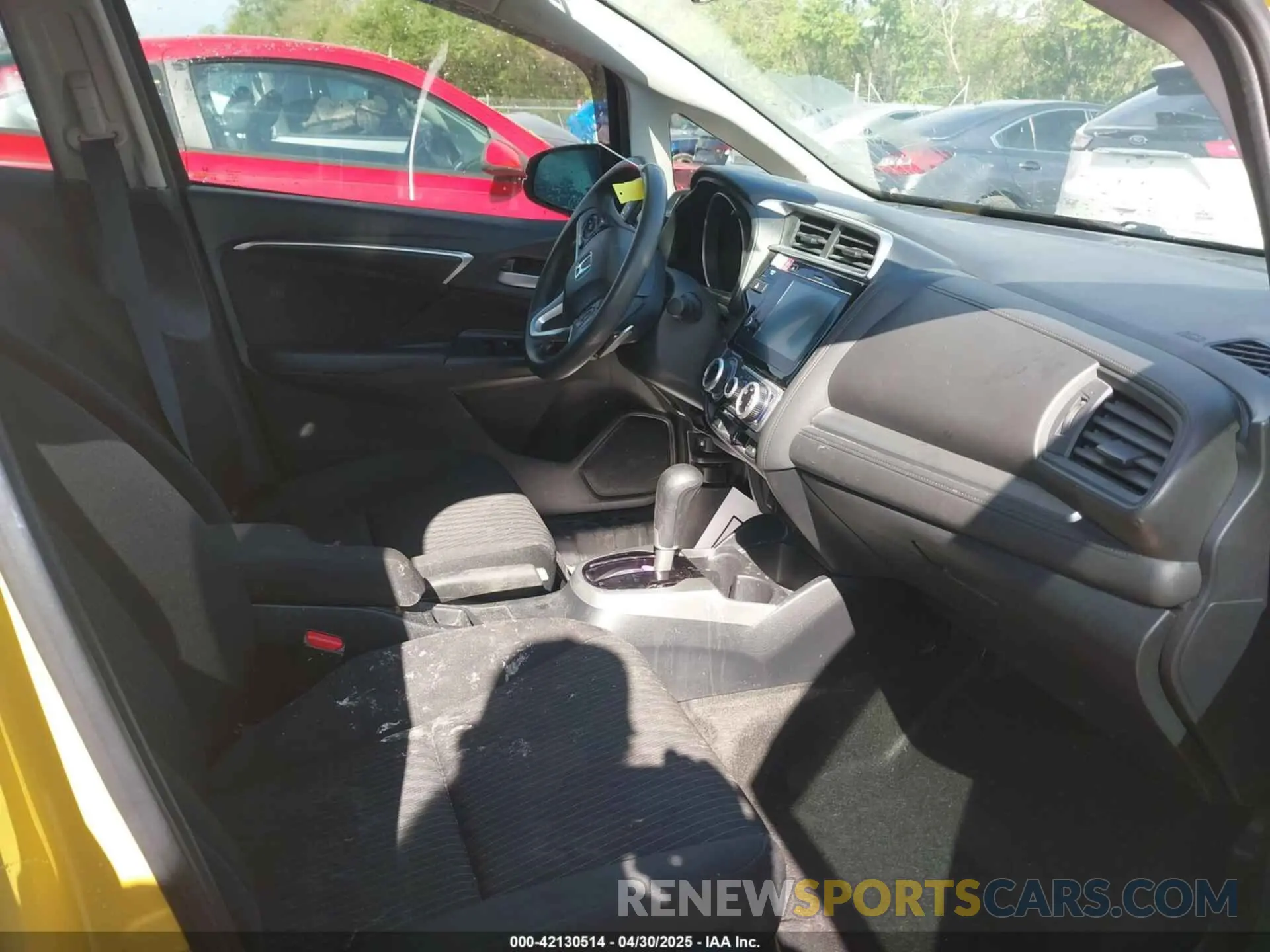 5 Photograph of a damaged car 3HGGK5H85KM724543 HONDA FIT 2019