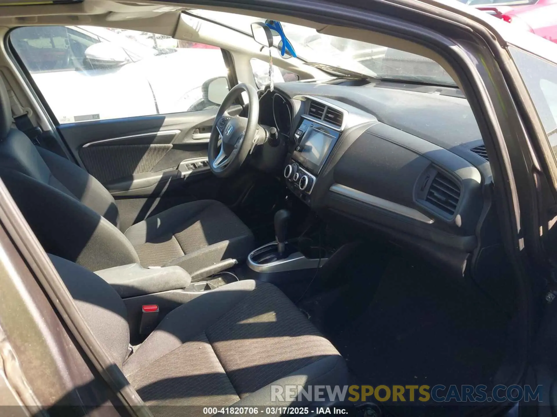 5 Photograph of a damaged car 3HGGK5H86KM704494 HONDA FIT 2019