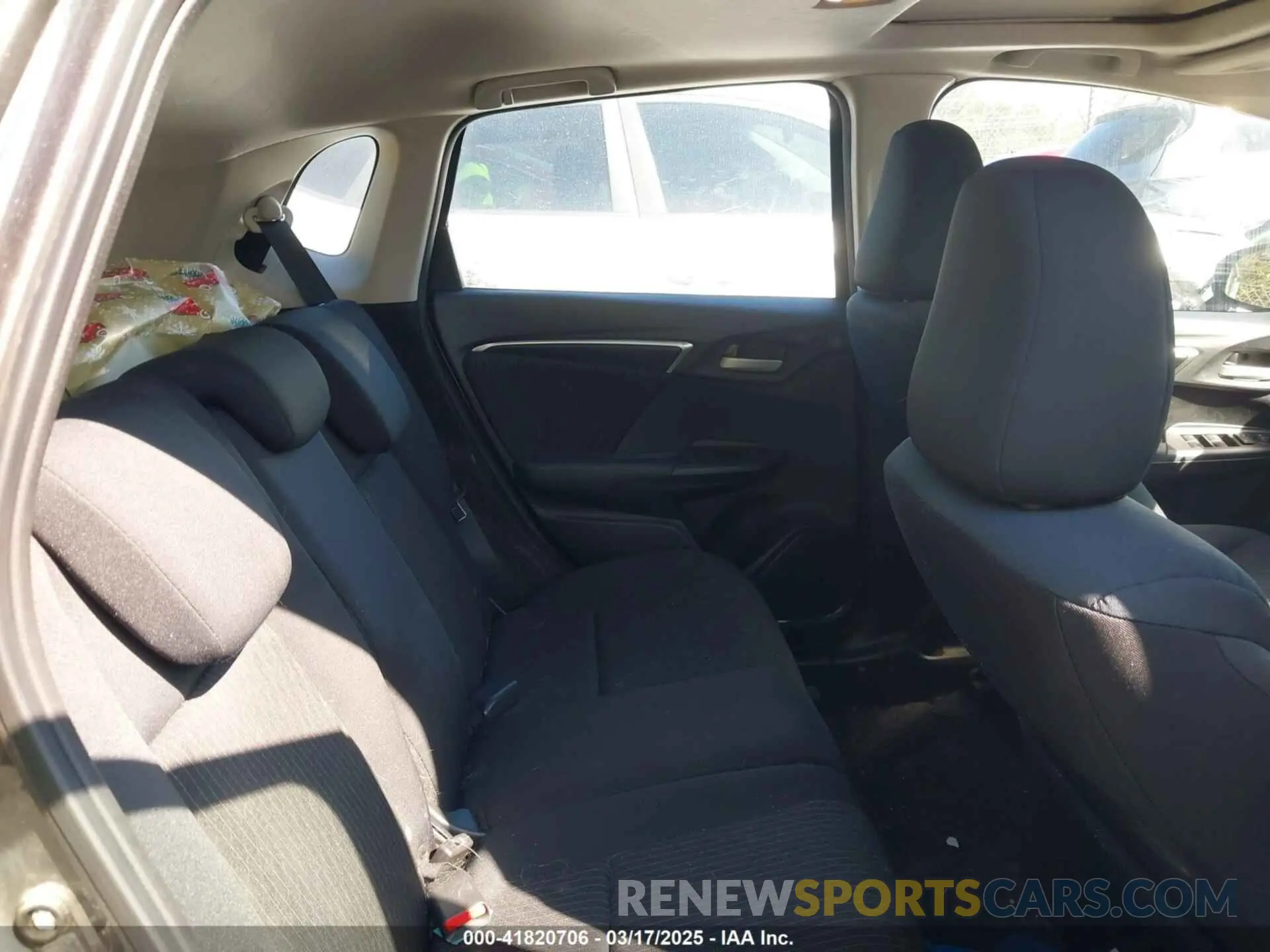 8 Photograph of a damaged car 3HGGK5H86KM704494 HONDA FIT 2019
