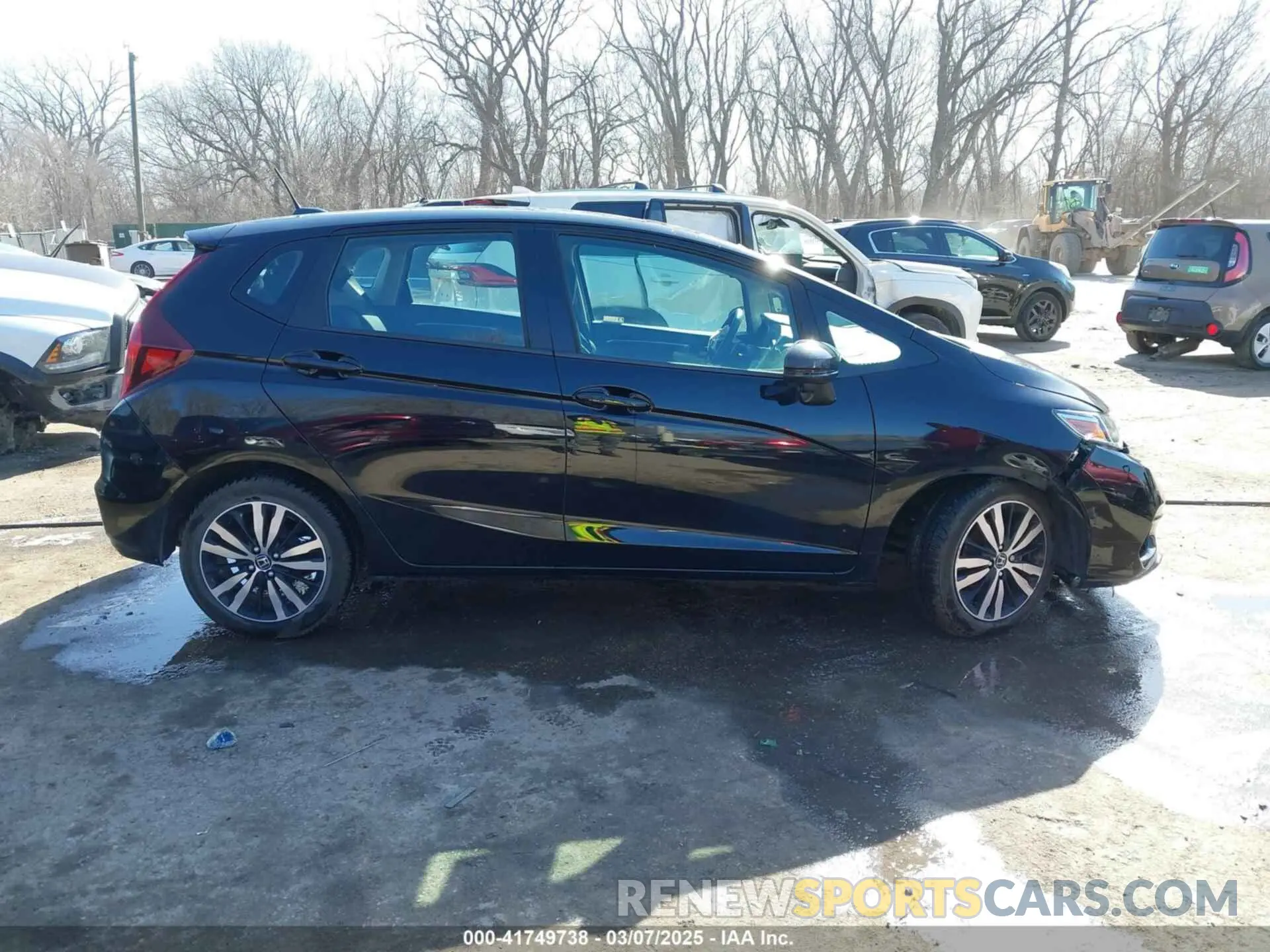 13 Photograph of a damaged car 3HGGK5H86KM716757 HONDA FIT 2019