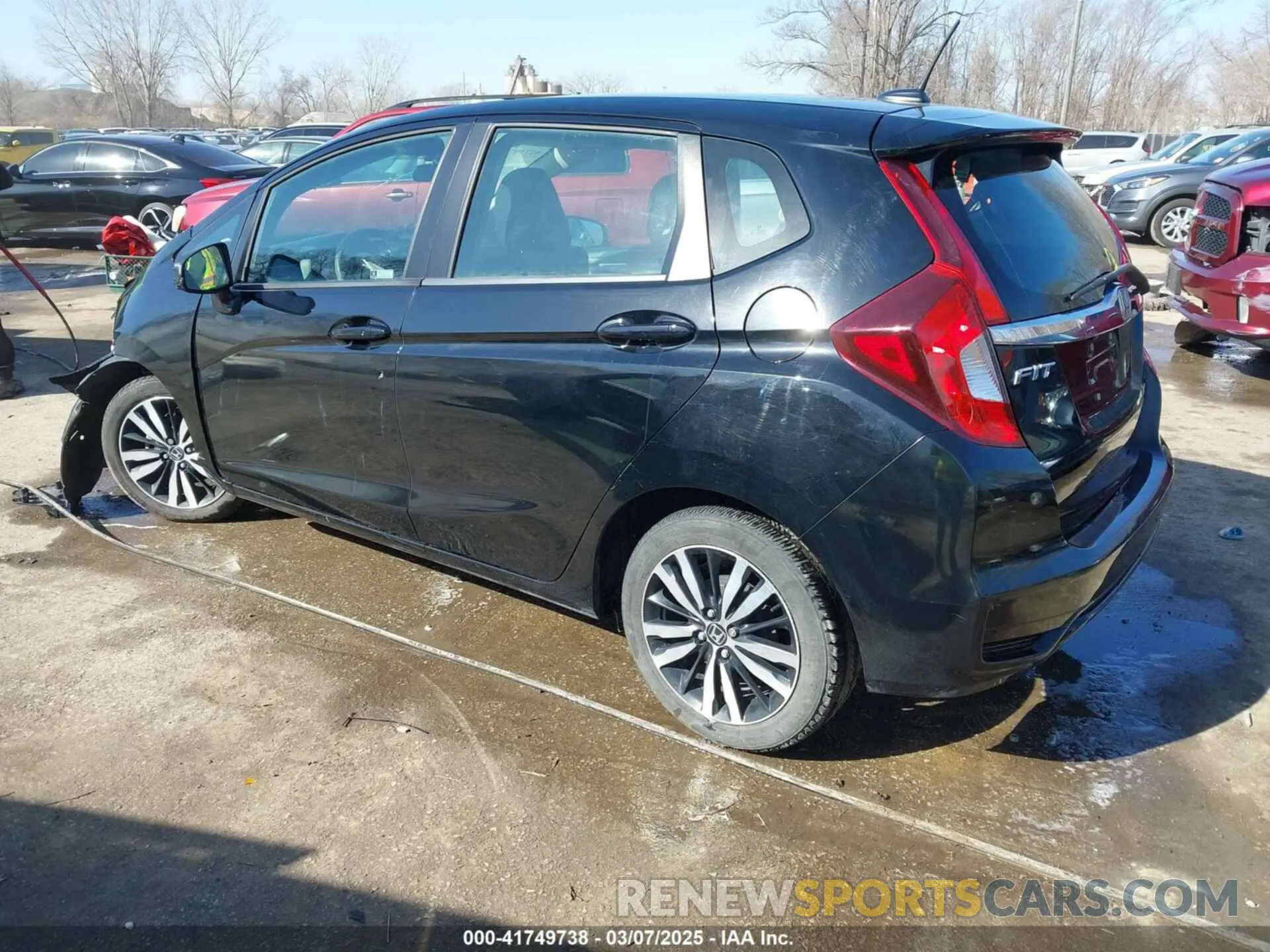 3 Photograph of a damaged car 3HGGK5H86KM716757 HONDA FIT 2019