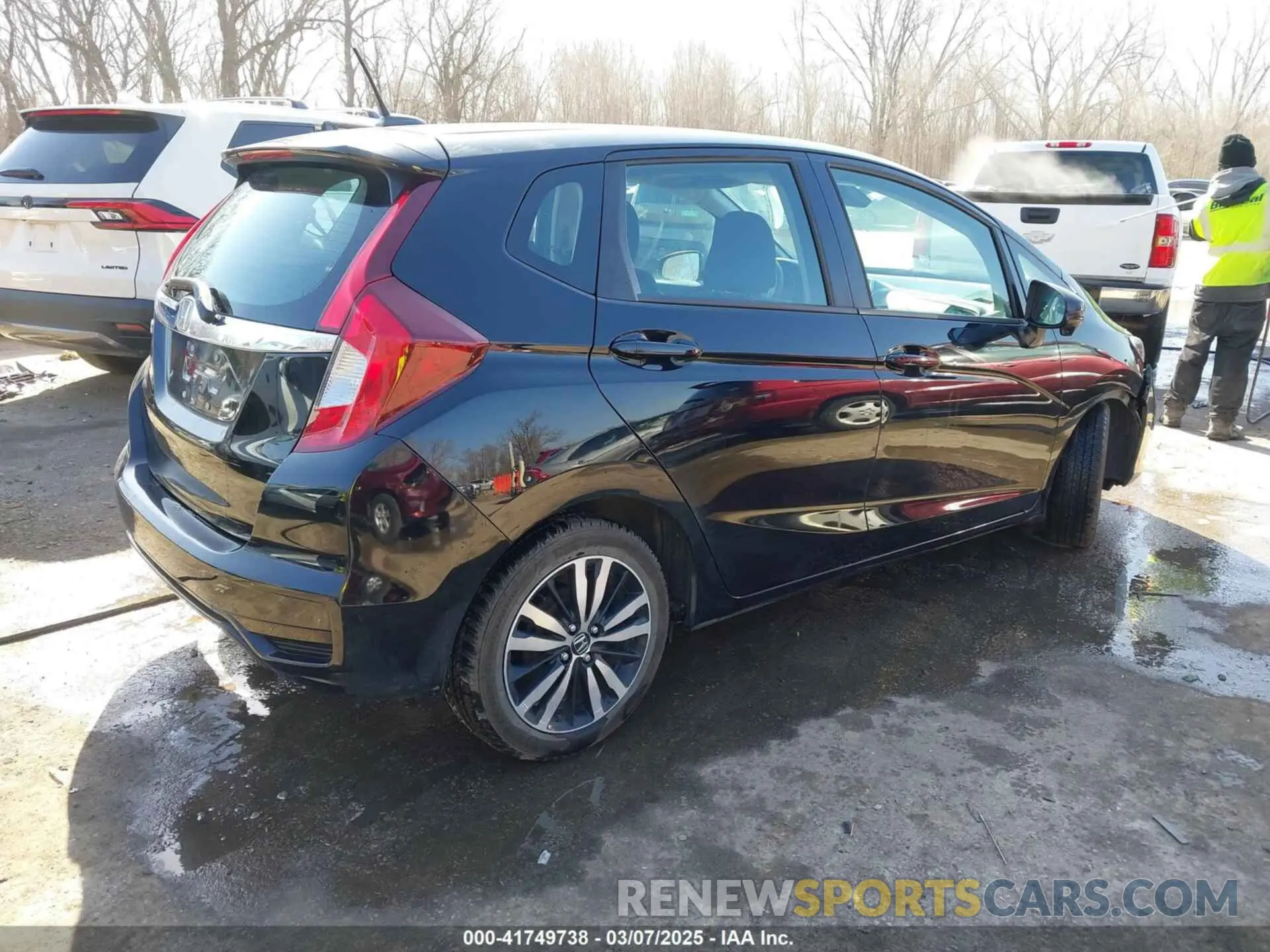 4 Photograph of a damaged car 3HGGK5H86KM716757 HONDA FIT 2019