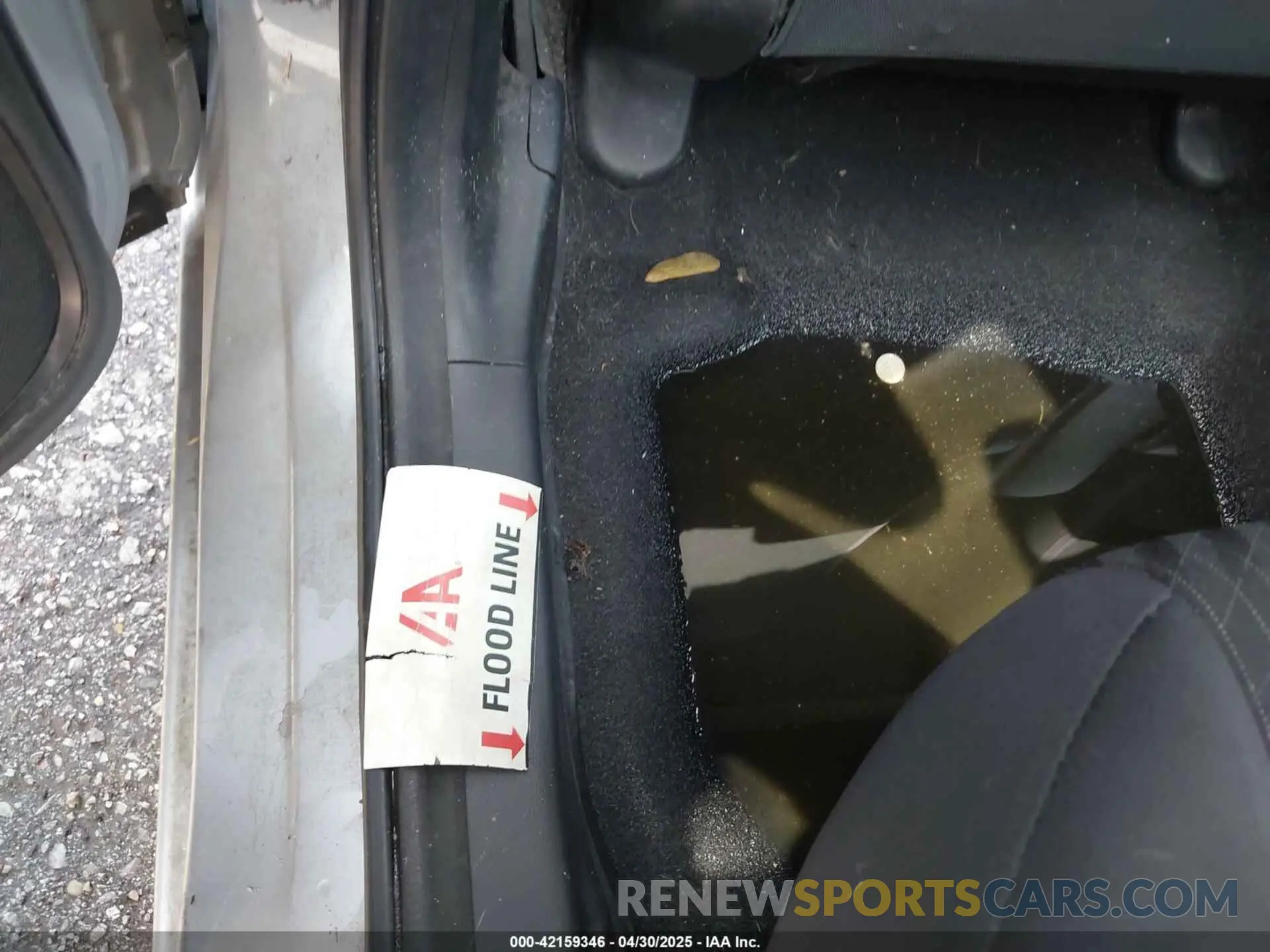 14 Photograph of a damaged car 3HGGK5H86KM717617 HONDA FIT 2019