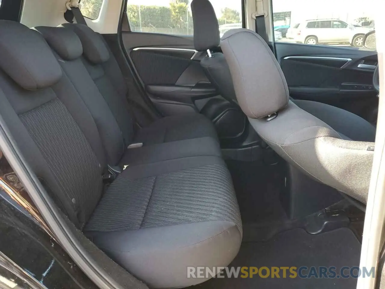 11 Photograph of a damaged car 3HGGK5H86KM721621 HONDA FIT 2019