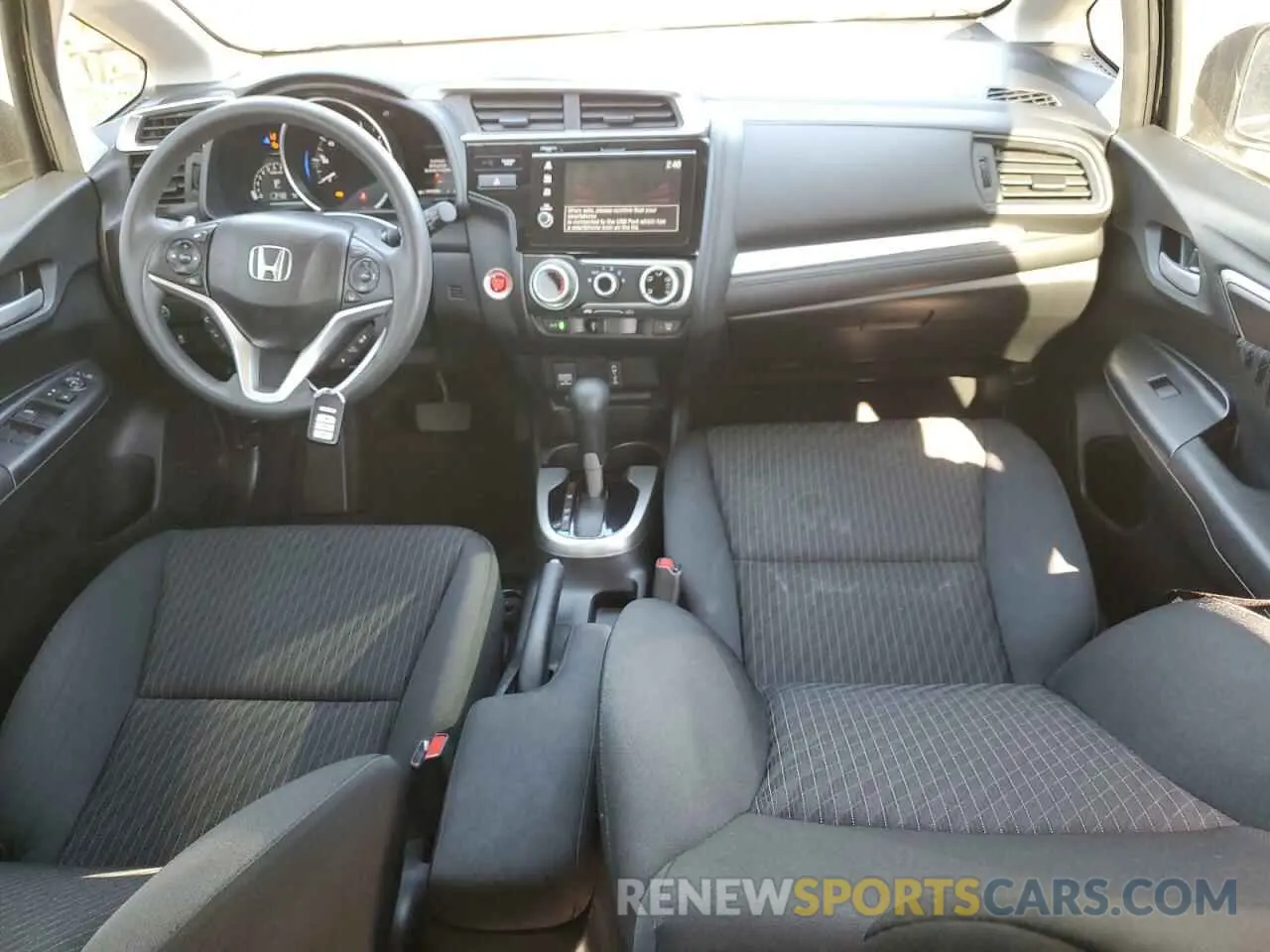 8 Photograph of a damaged car 3HGGK5H86KM721621 HONDA FIT 2019
