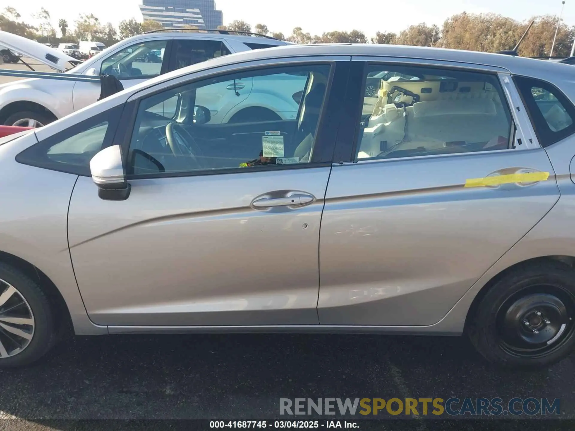 15 Photograph of a damaged car 3HGGK5H86KM736636 HONDA FIT 2019