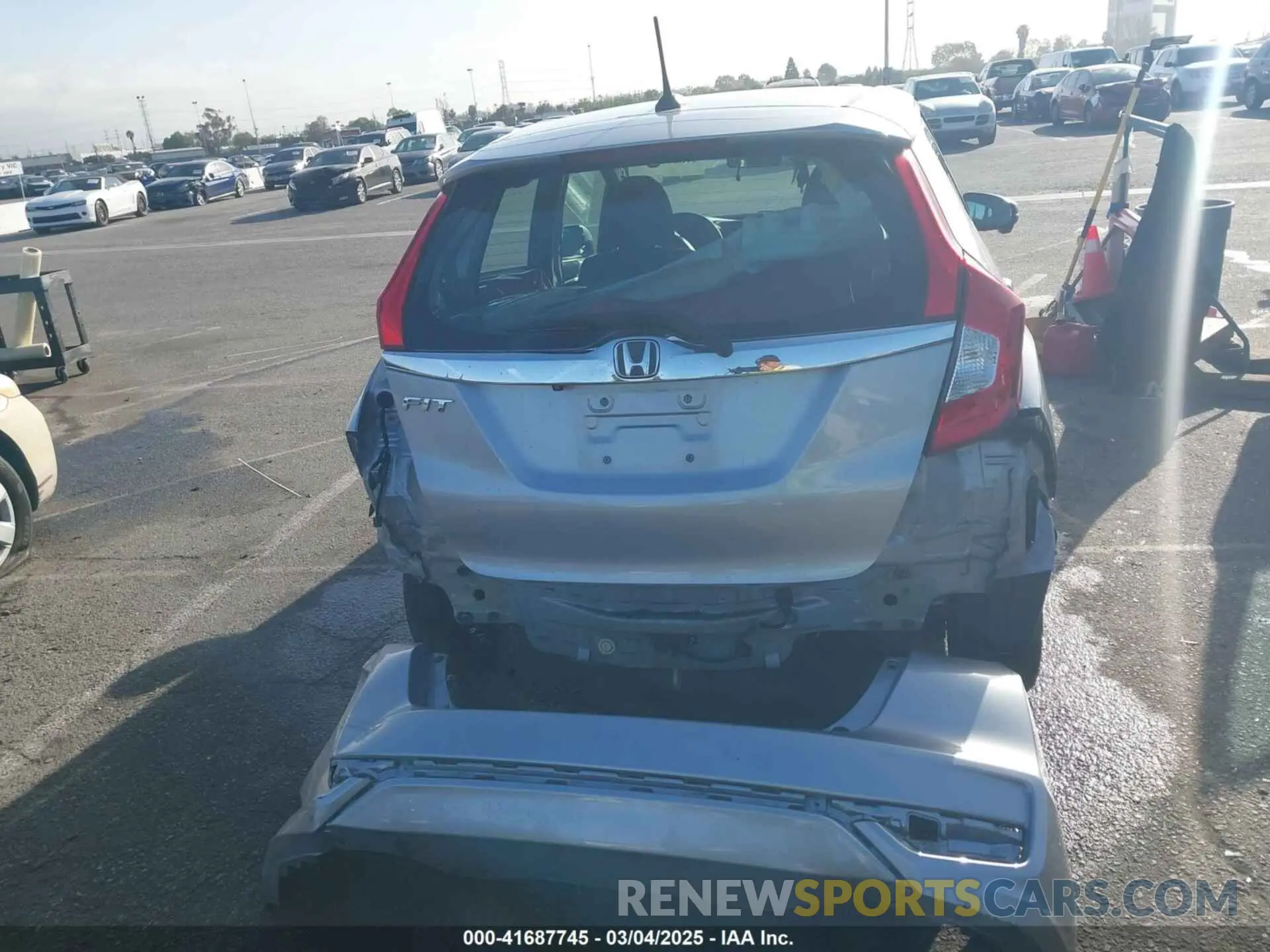 17 Photograph of a damaged car 3HGGK5H86KM736636 HONDA FIT 2019