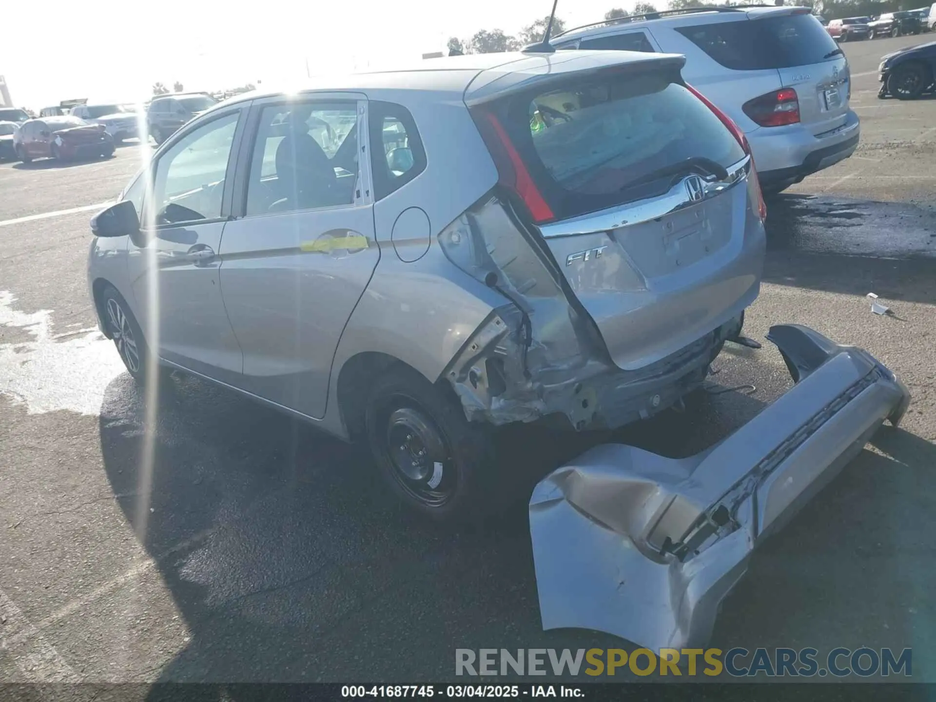 3 Photograph of a damaged car 3HGGK5H86KM736636 HONDA FIT 2019